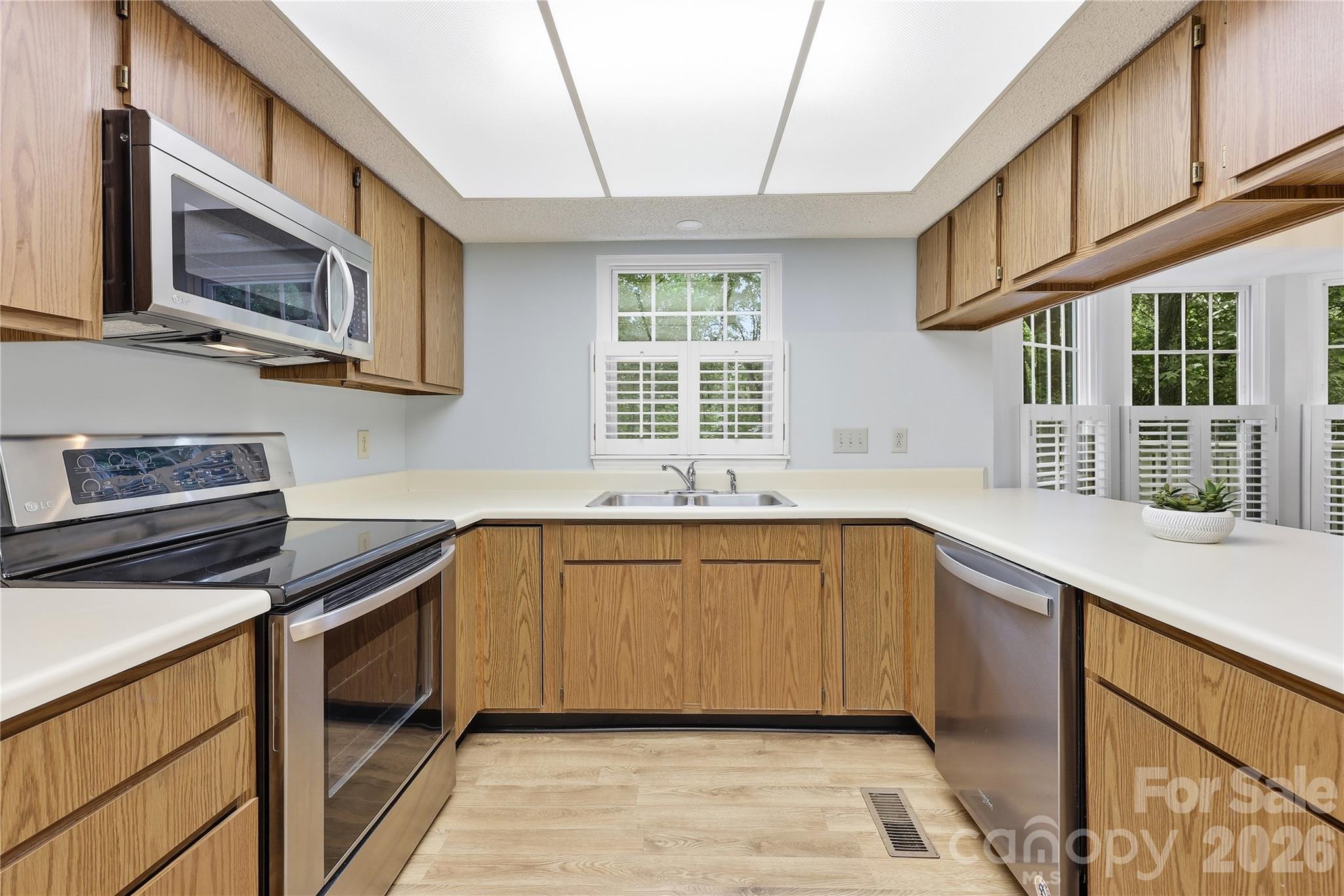 10716 Derry Drive — Charlotte