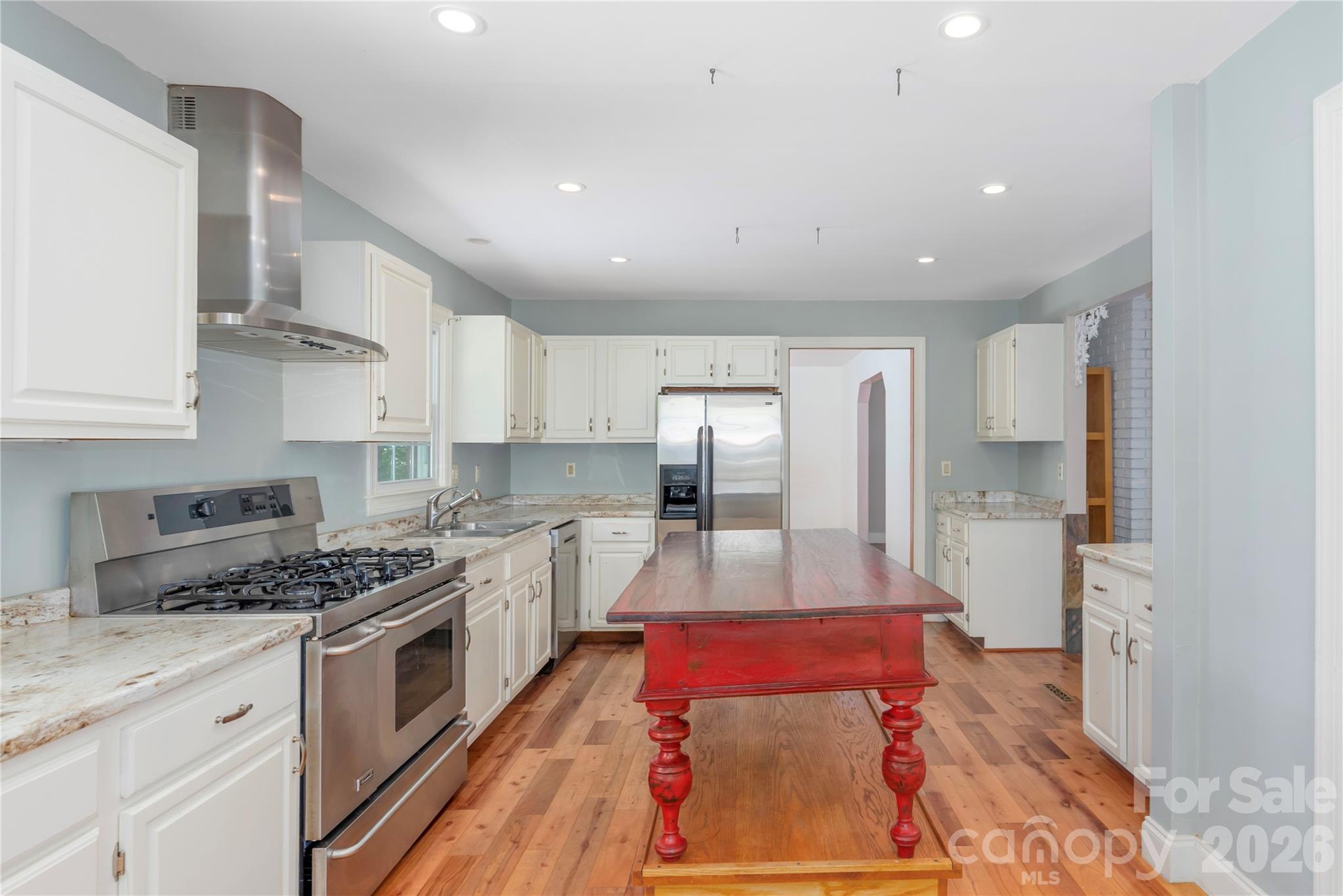 35 McKinney Road — Asheville