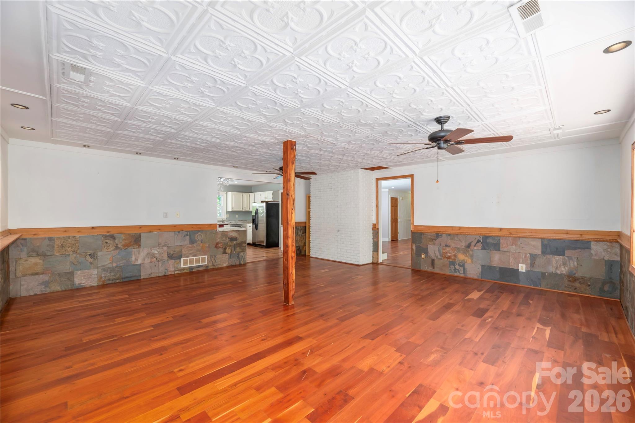 35 McKinney Road — Asheville