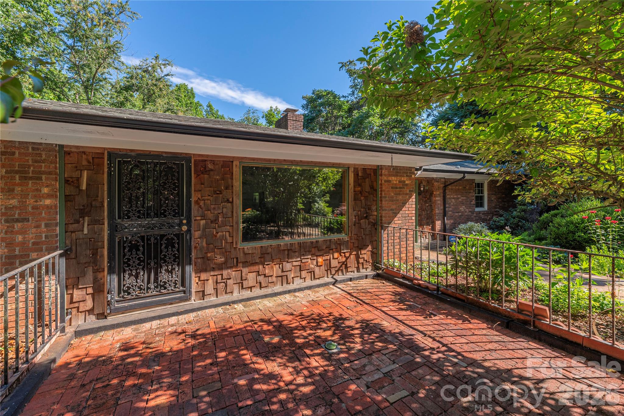 35 McKinney Road — Asheville