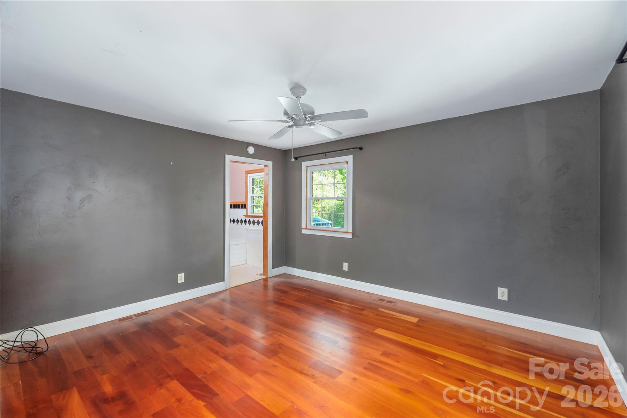 35 McKinney Road — Asheville