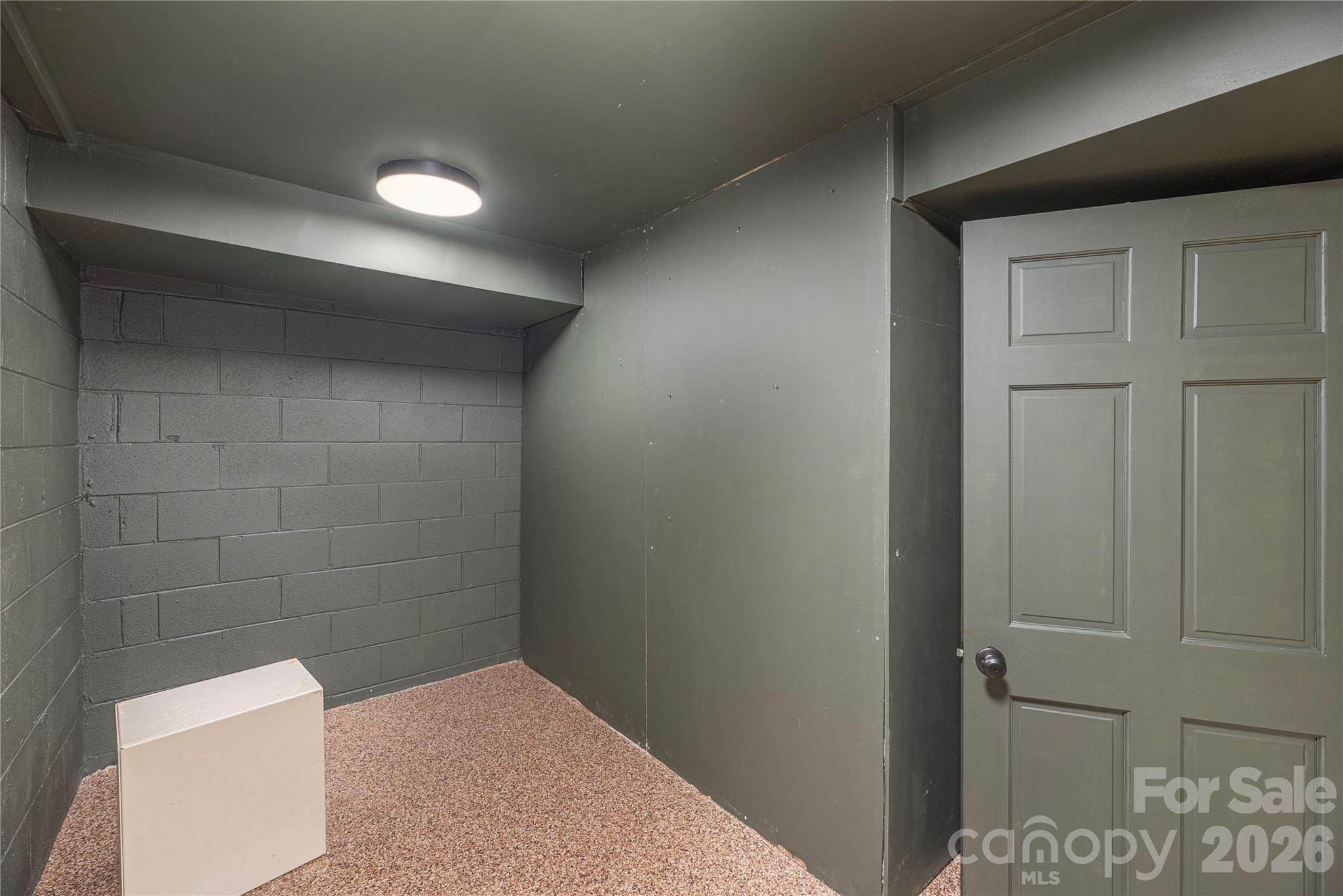 35 McKinney Road — Asheville
