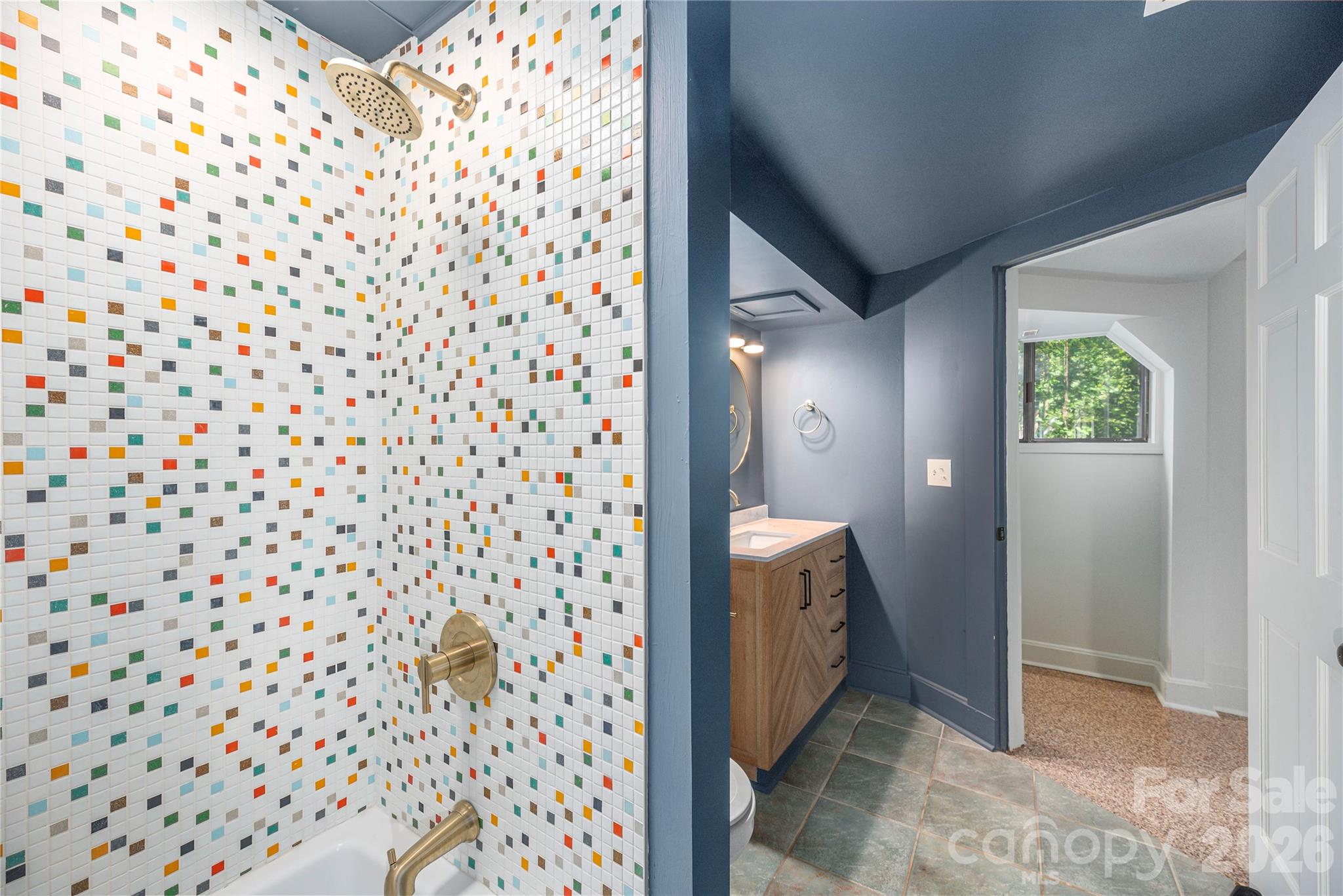 35 McKinney Road — Asheville