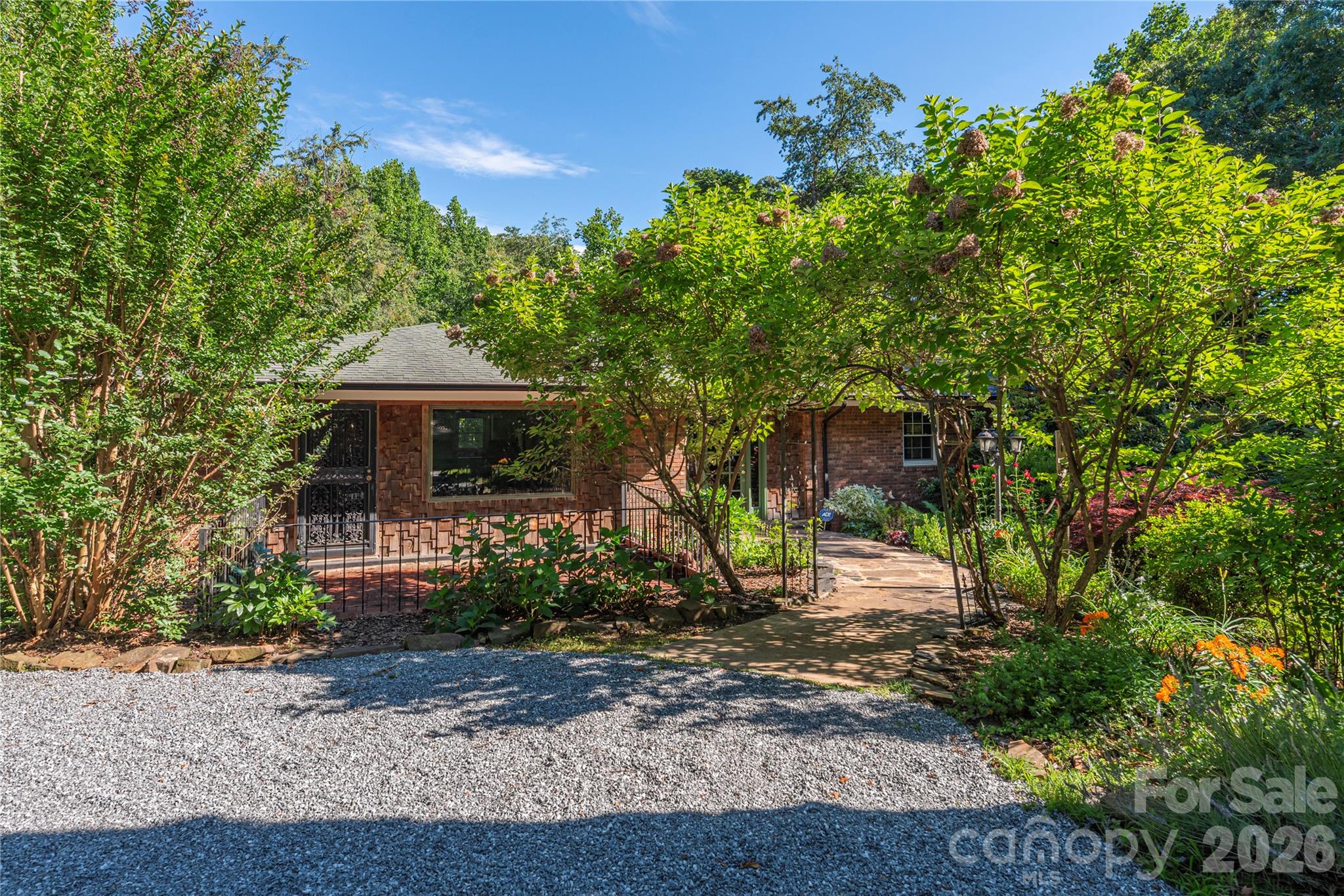35 McKinney Road — Asheville
