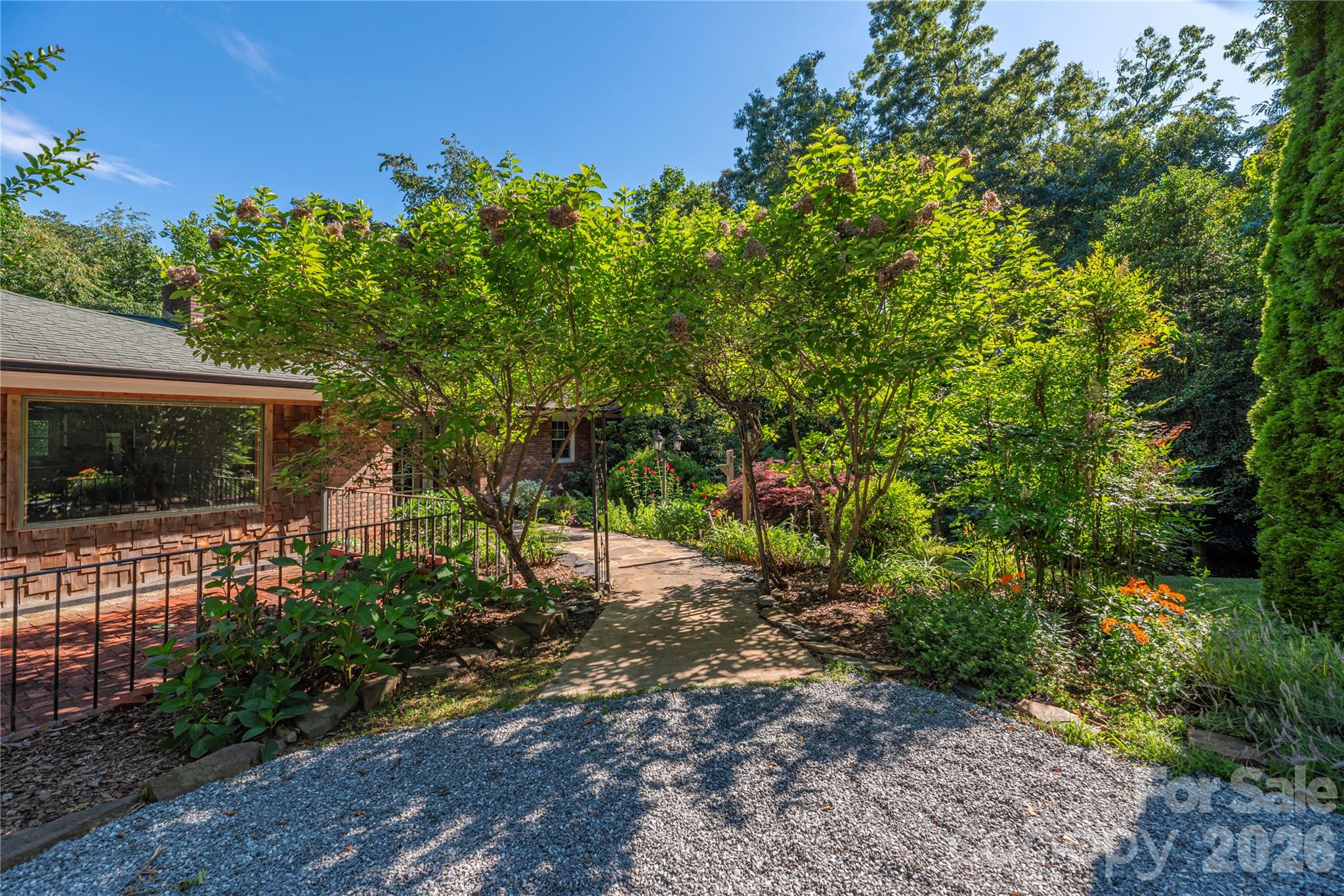 35 McKinney Road — Asheville