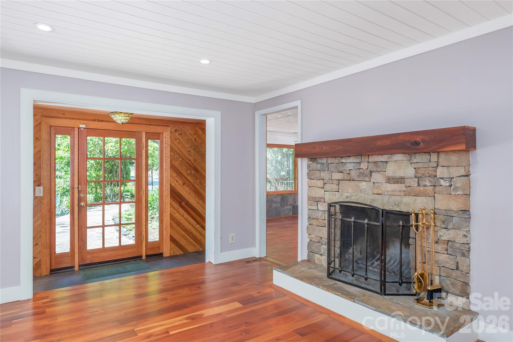 35 McKinney Road — Asheville