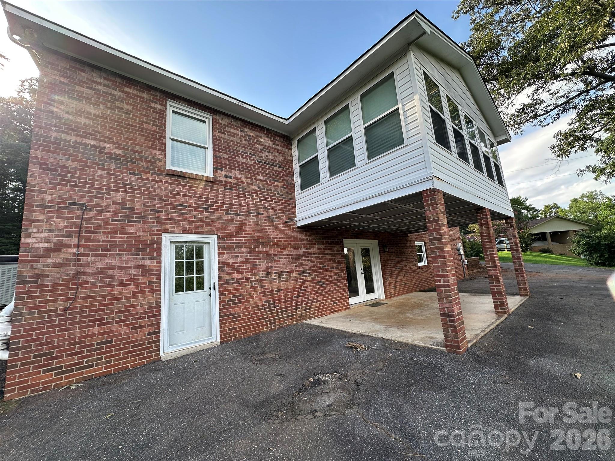 5212 Walter Starnes Place — Granite Falls