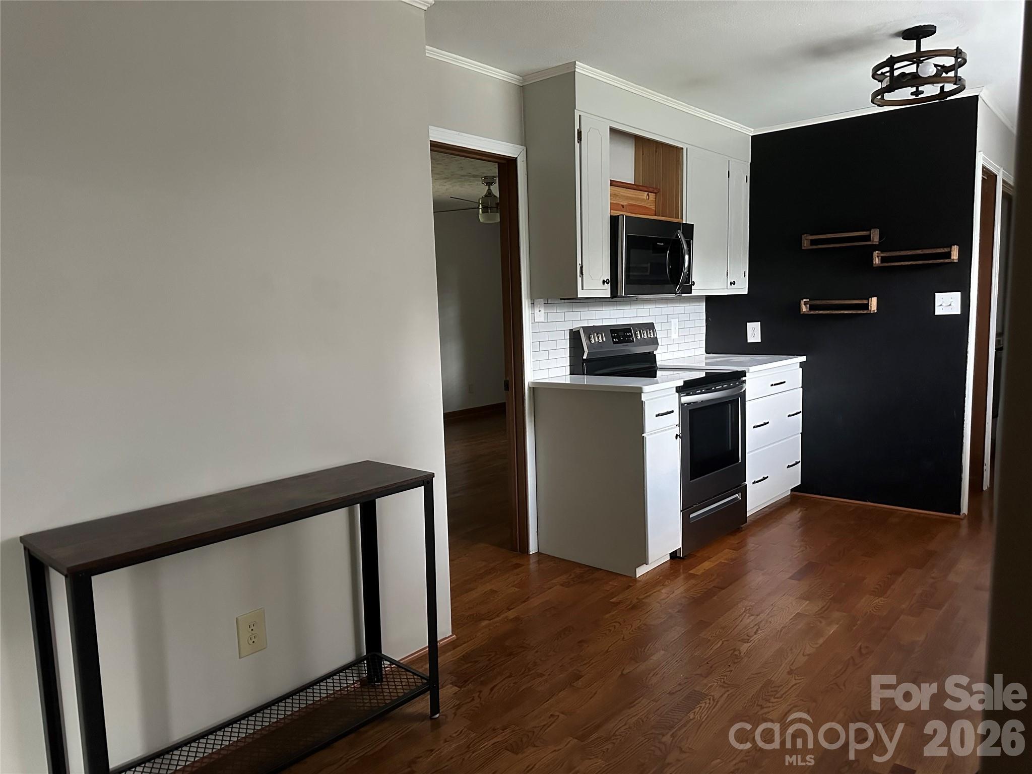 5212 Walter Starnes Place — Granite Falls