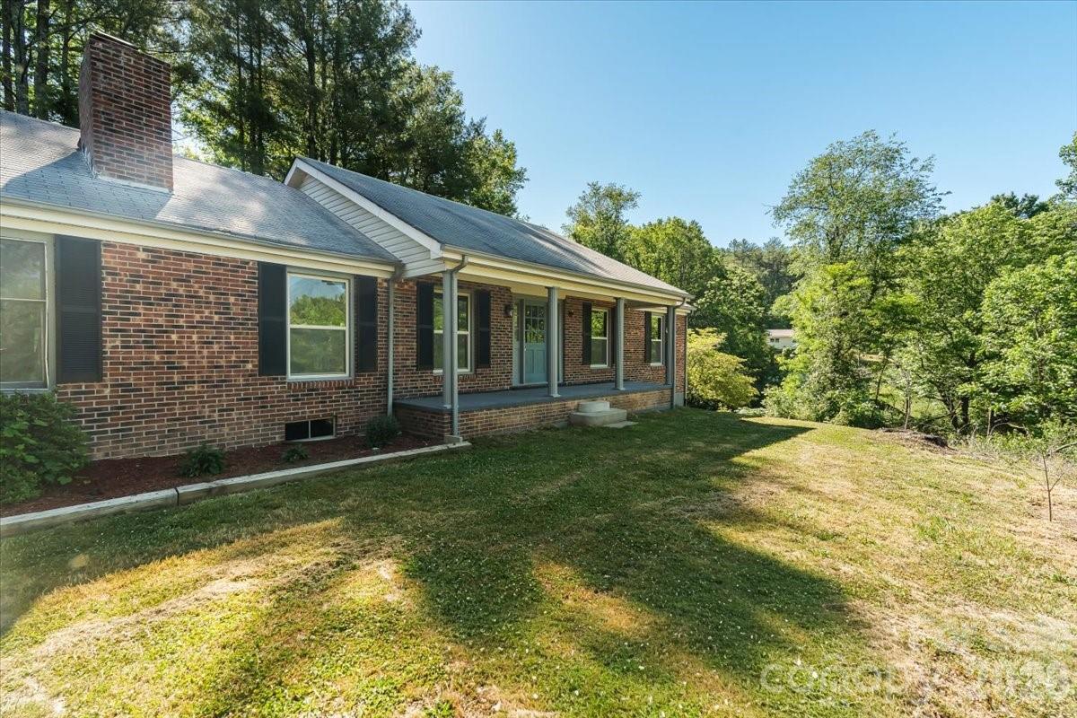 14 Jack Sullins Road — Spruce Pine