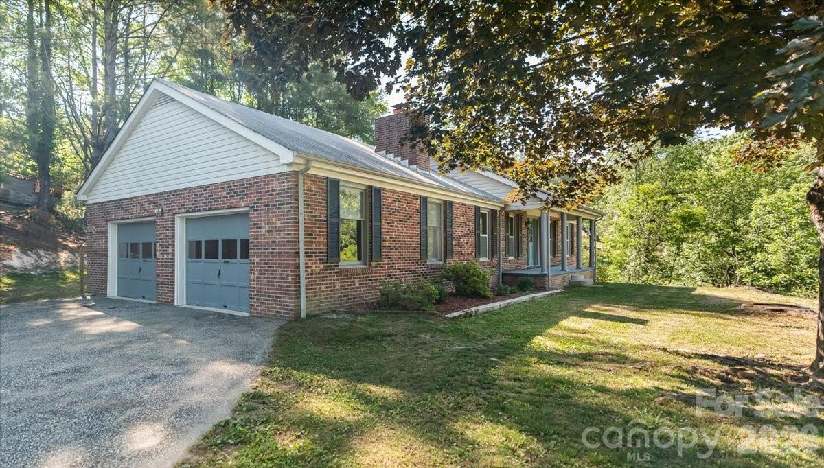14 Jack Sullins Road — Spruce Pine