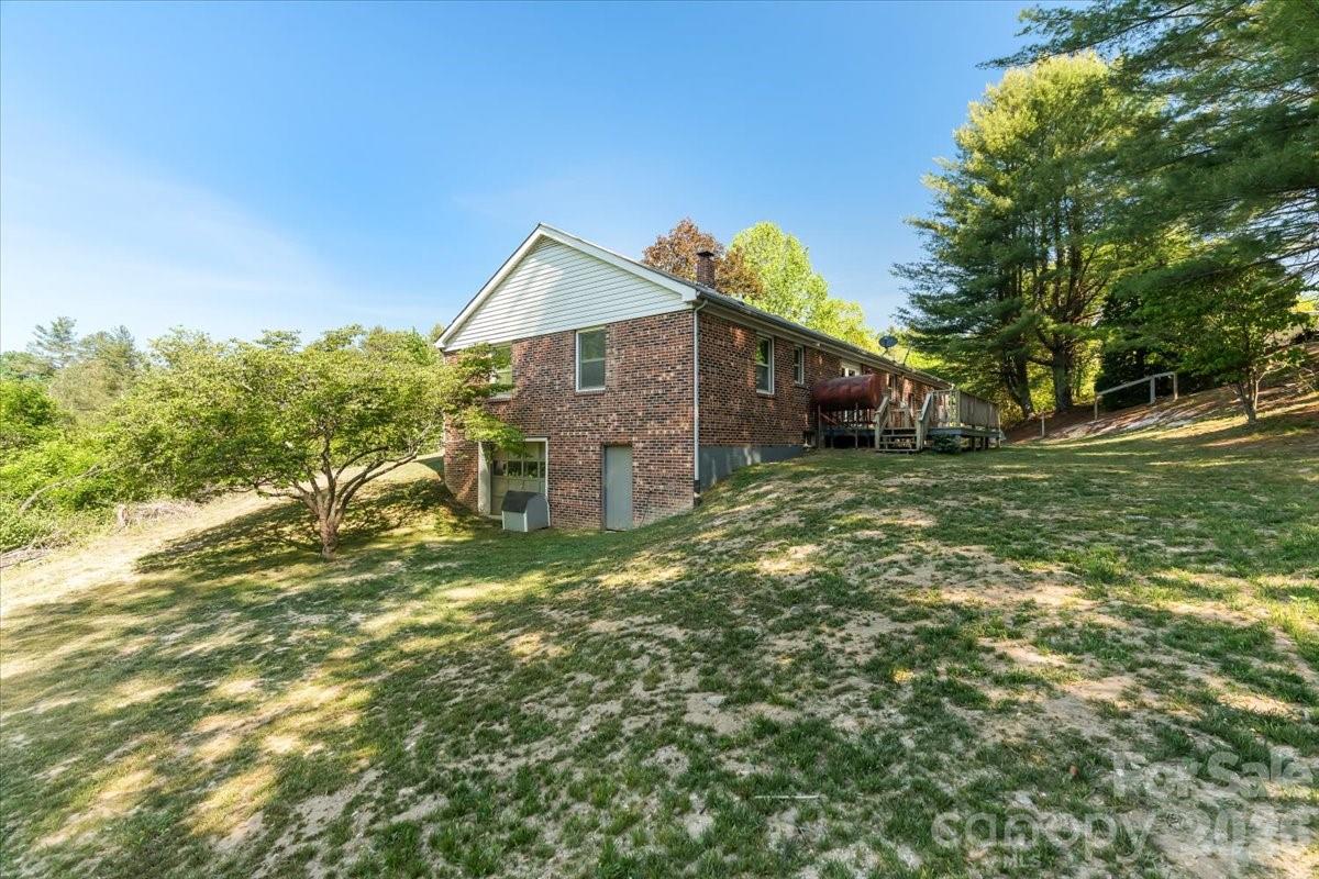 14 Jack Sullins Road — Spruce Pine