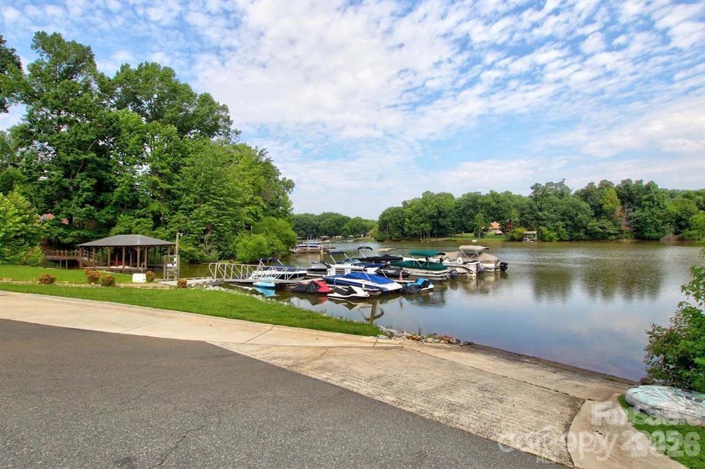 146 Comata Road — Mooresville
