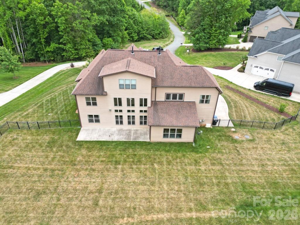 125 Leeward Shoals Lane — Mooresville