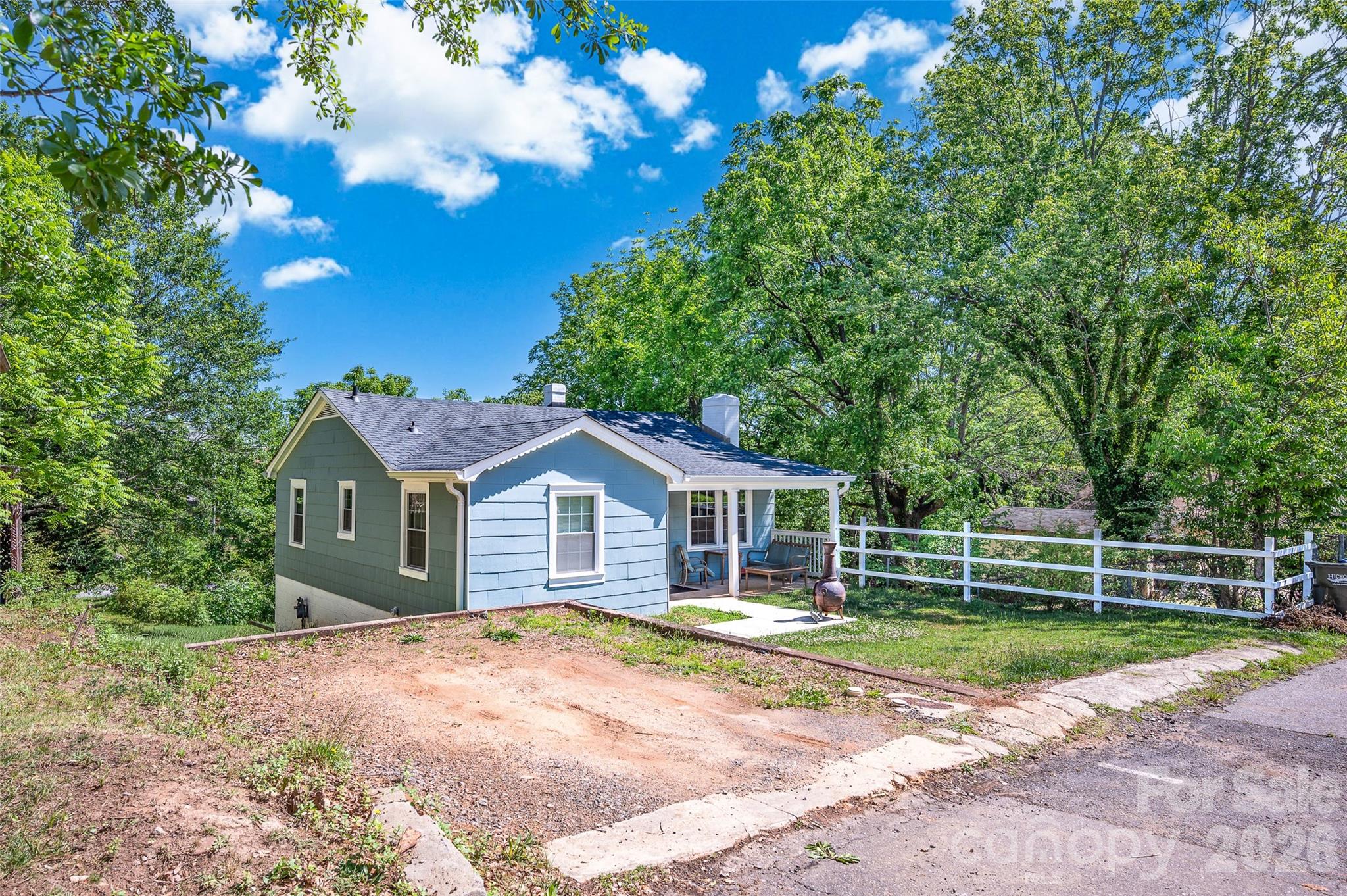 723 F Avenue SE — Hickory