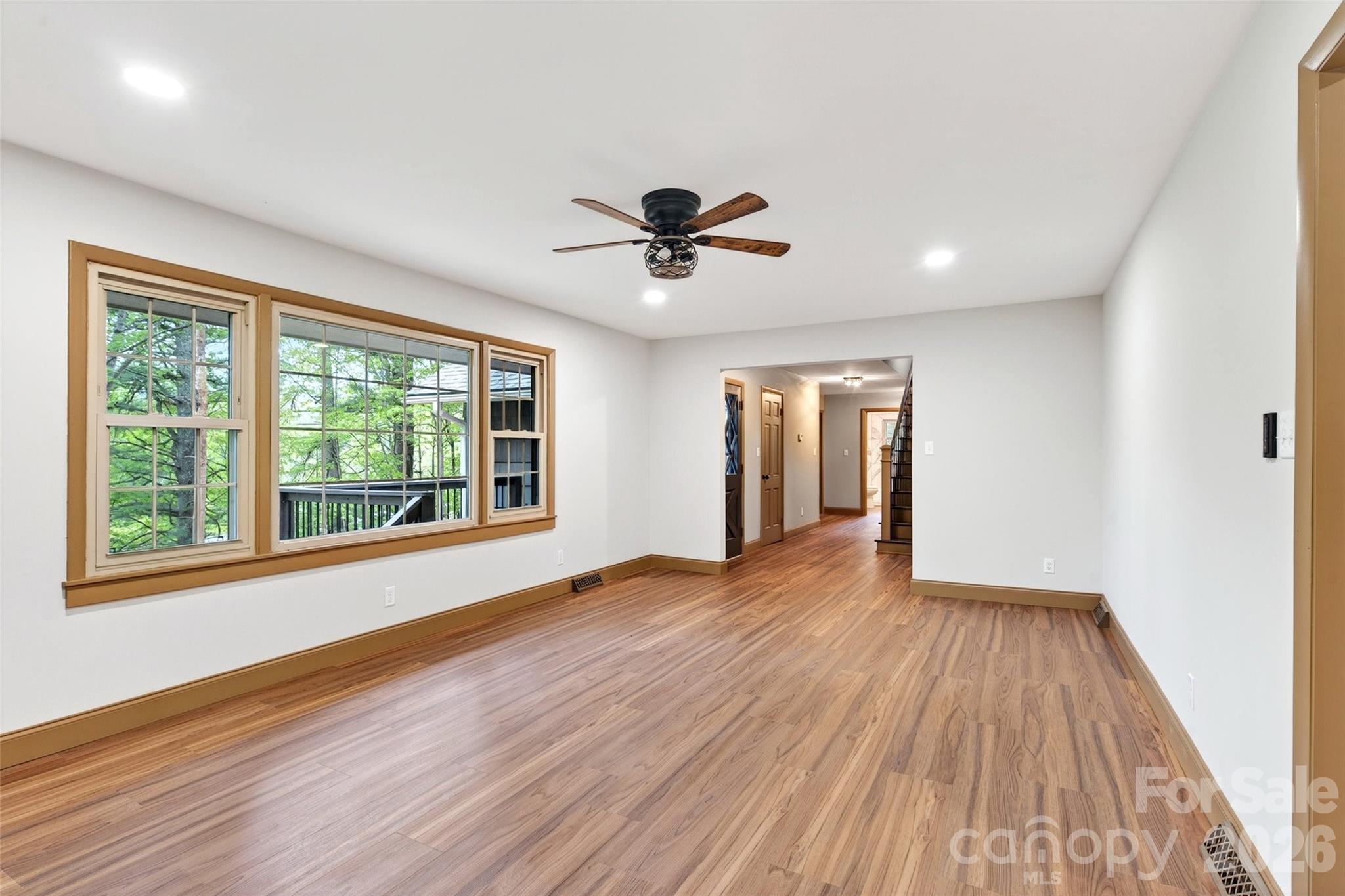 3781 S 226 Highway — Bakersville