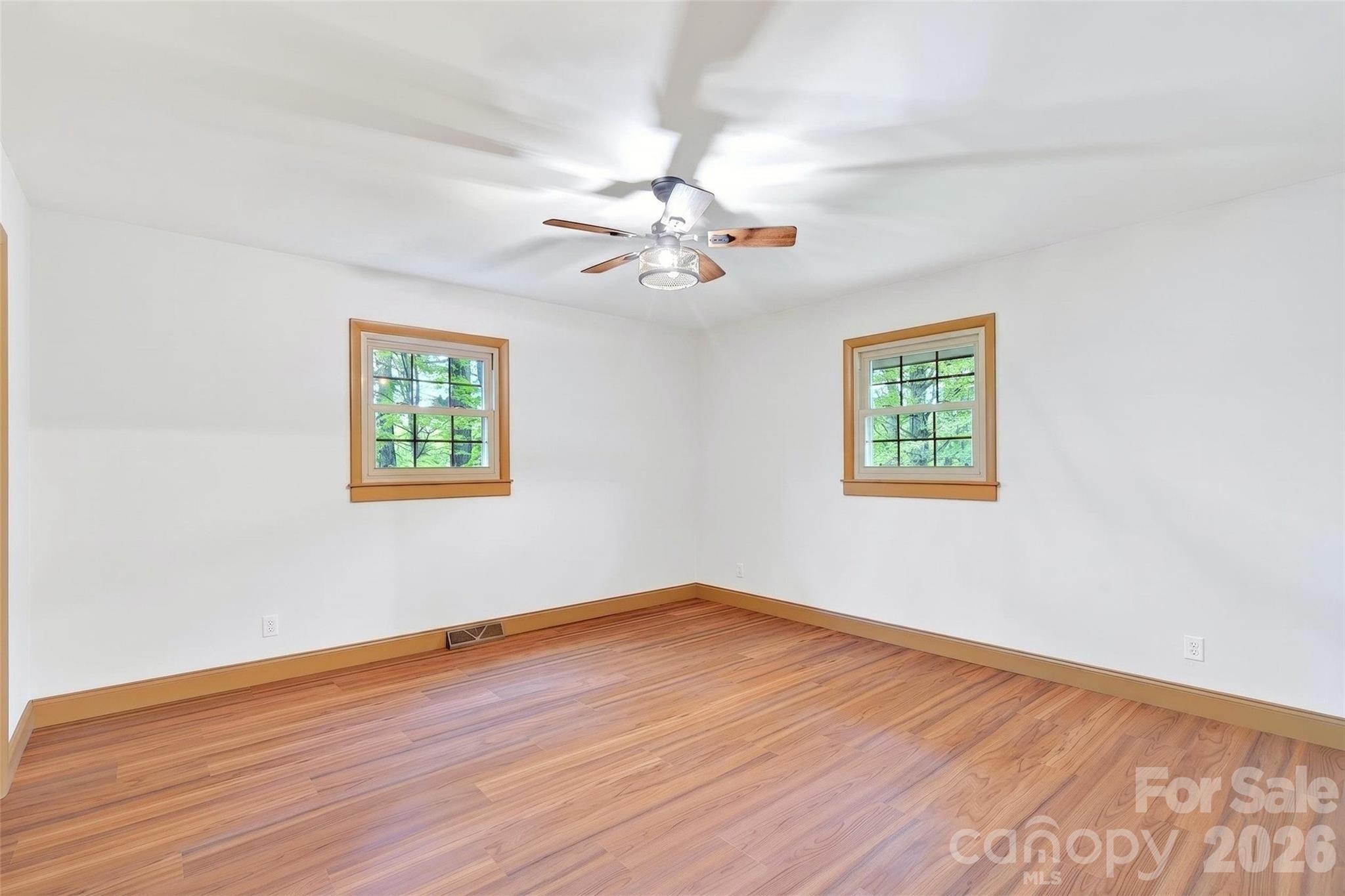 3781 S 226 Highway — Bakersville