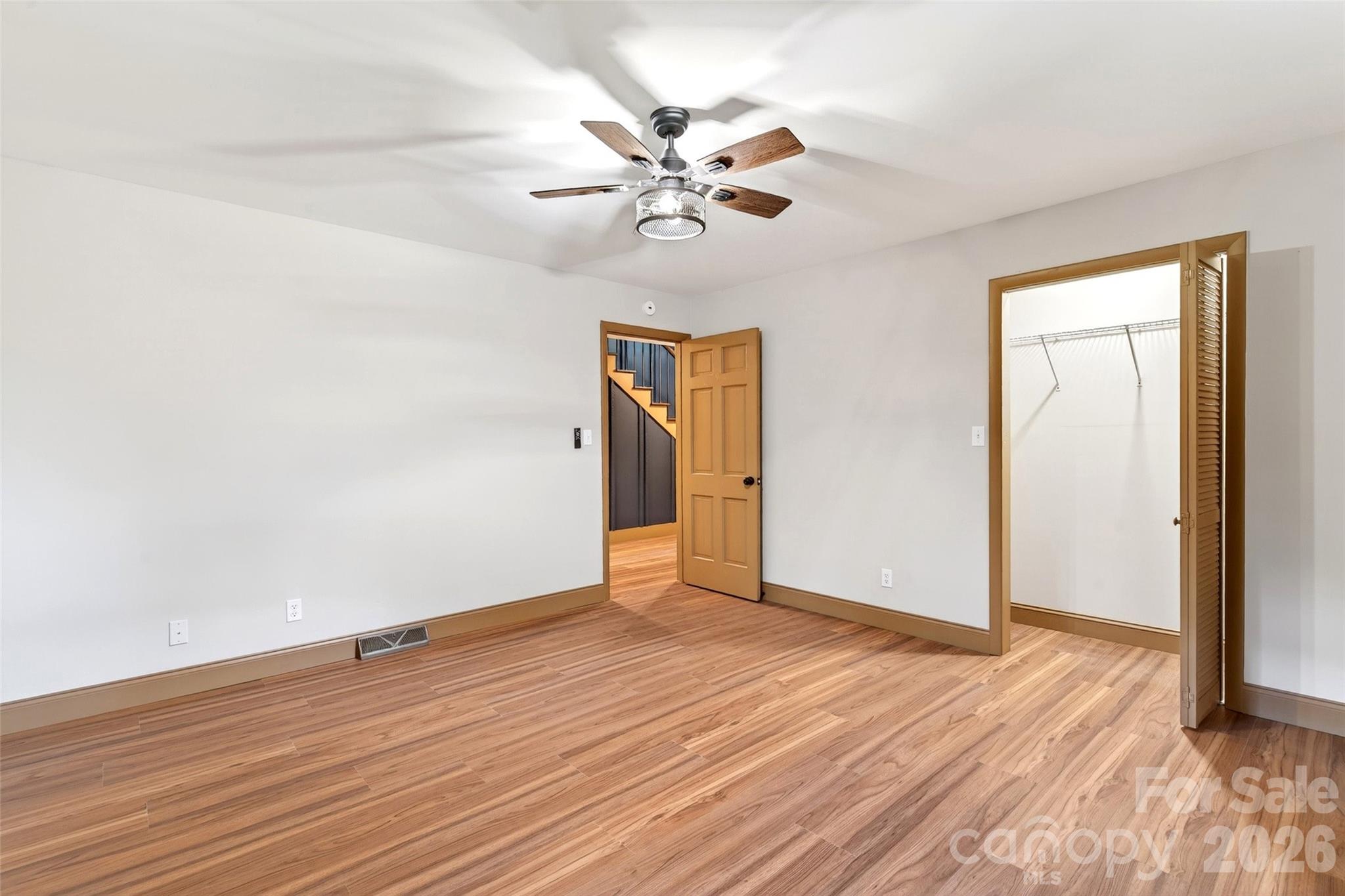 3781 S 226 Highway — Bakersville