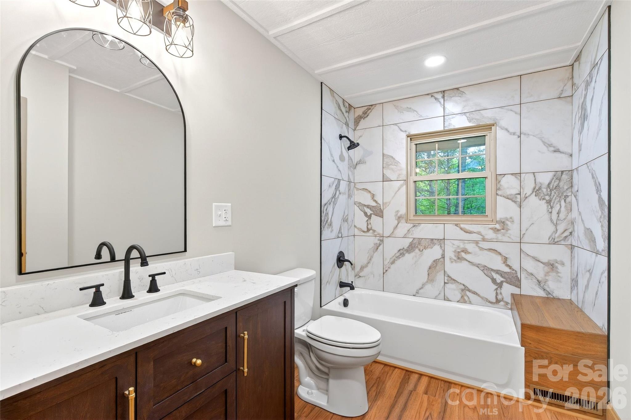3781 S 226 Highway — Bakersville