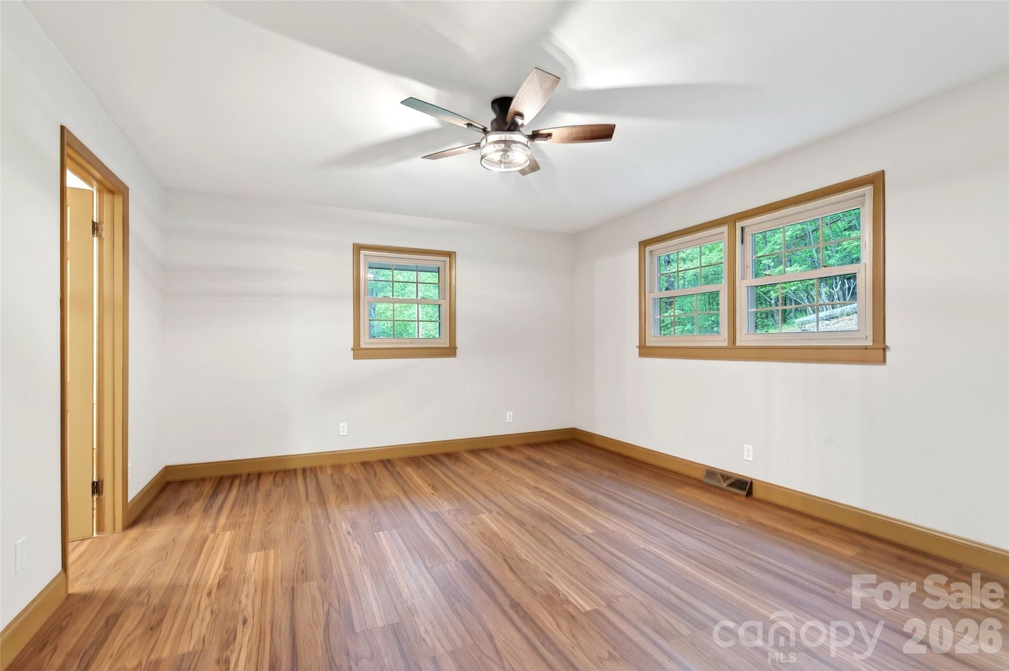 3781 S 226 Highway — Bakersville