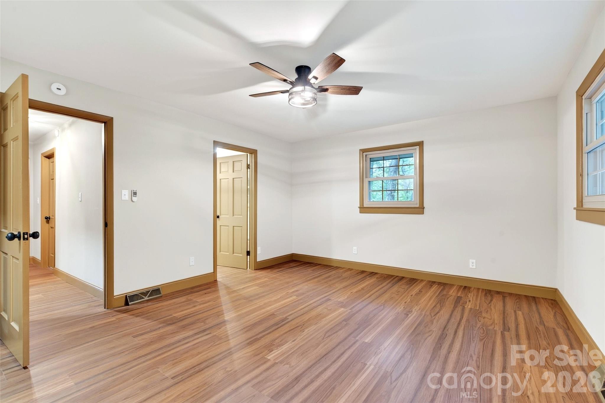 3781 S 226 Highway — Bakersville