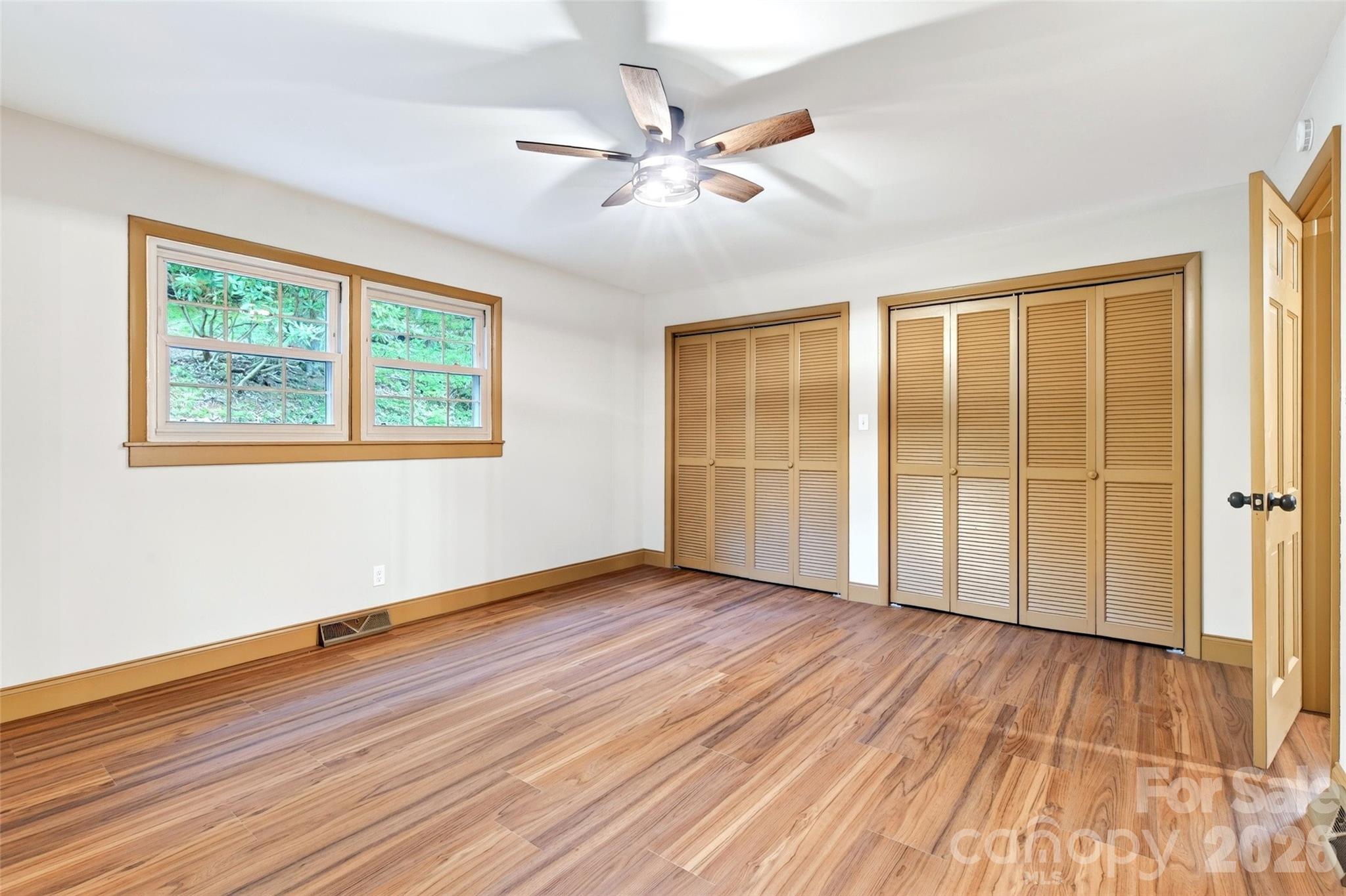3781 S 226 Highway — Bakersville