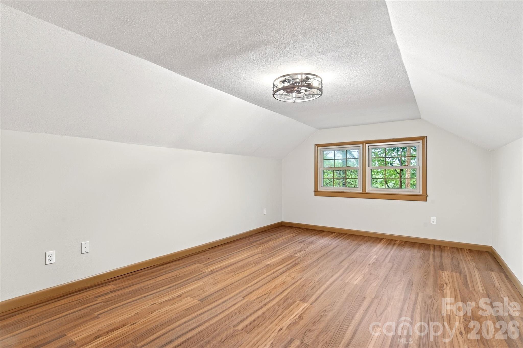 3781 S 226 Highway — Bakersville