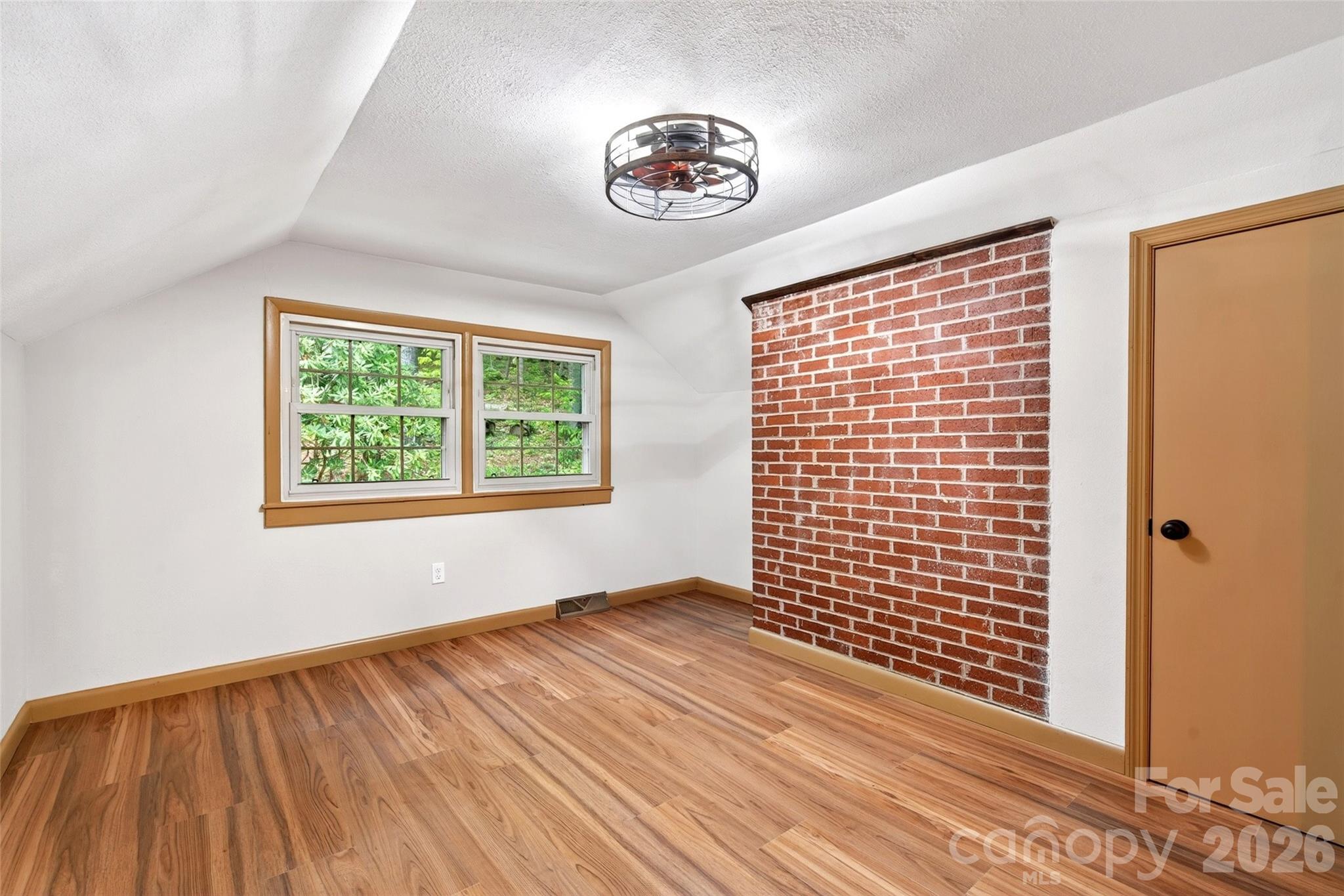 3781 S 226 Highway — Bakersville