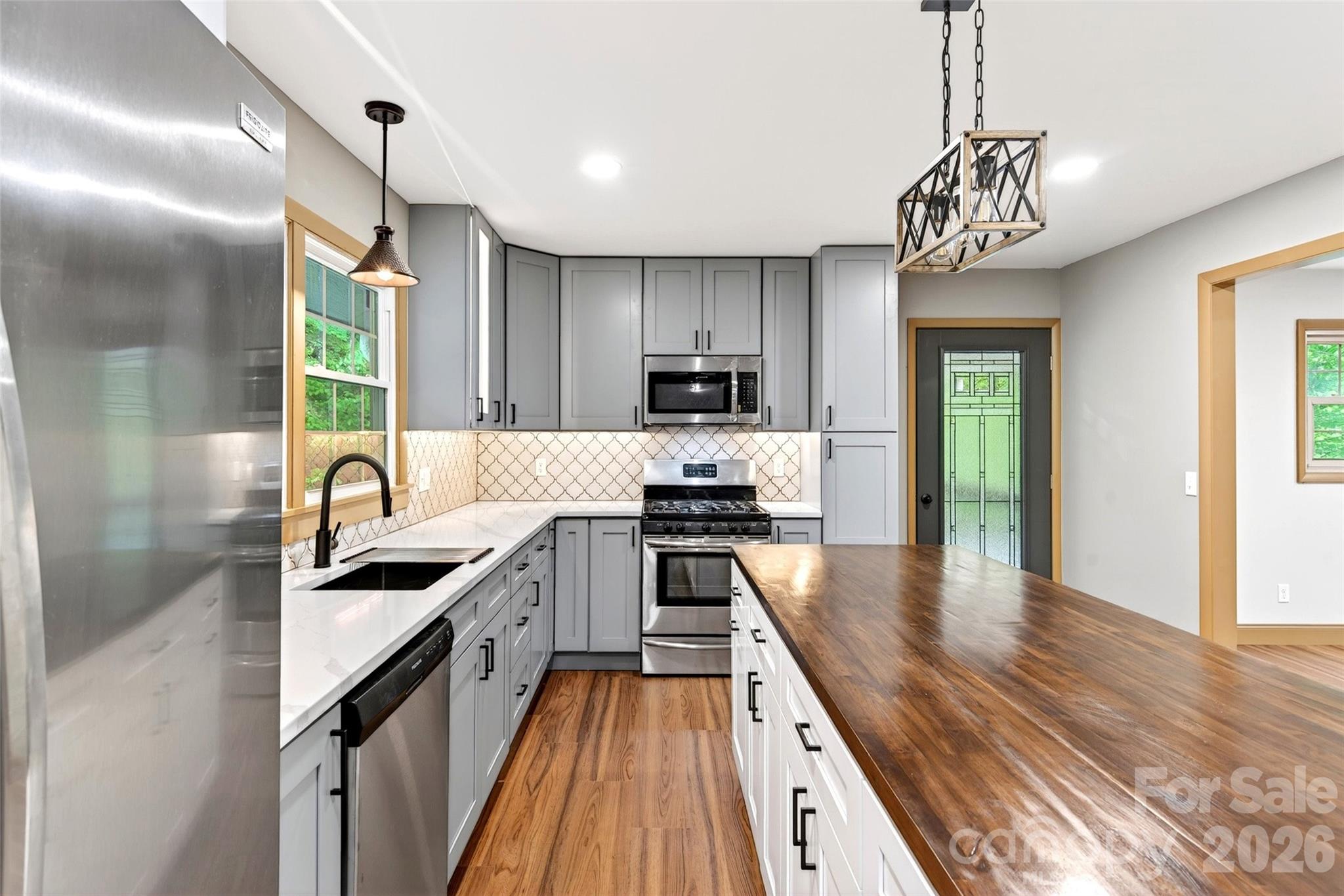 3781 S 226 Highway — Bakersville