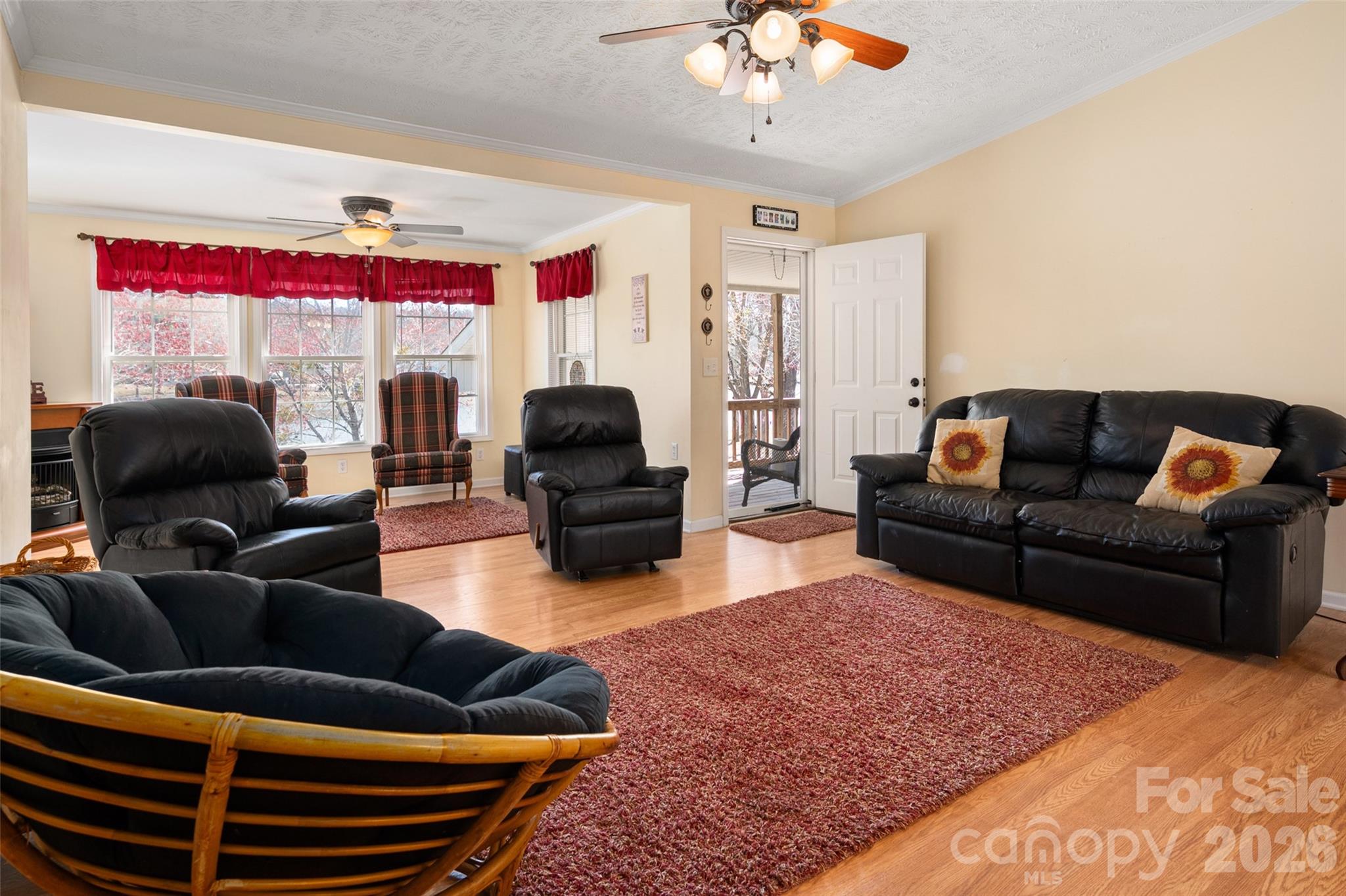 2504 Cottage Lane — Liberty Hill