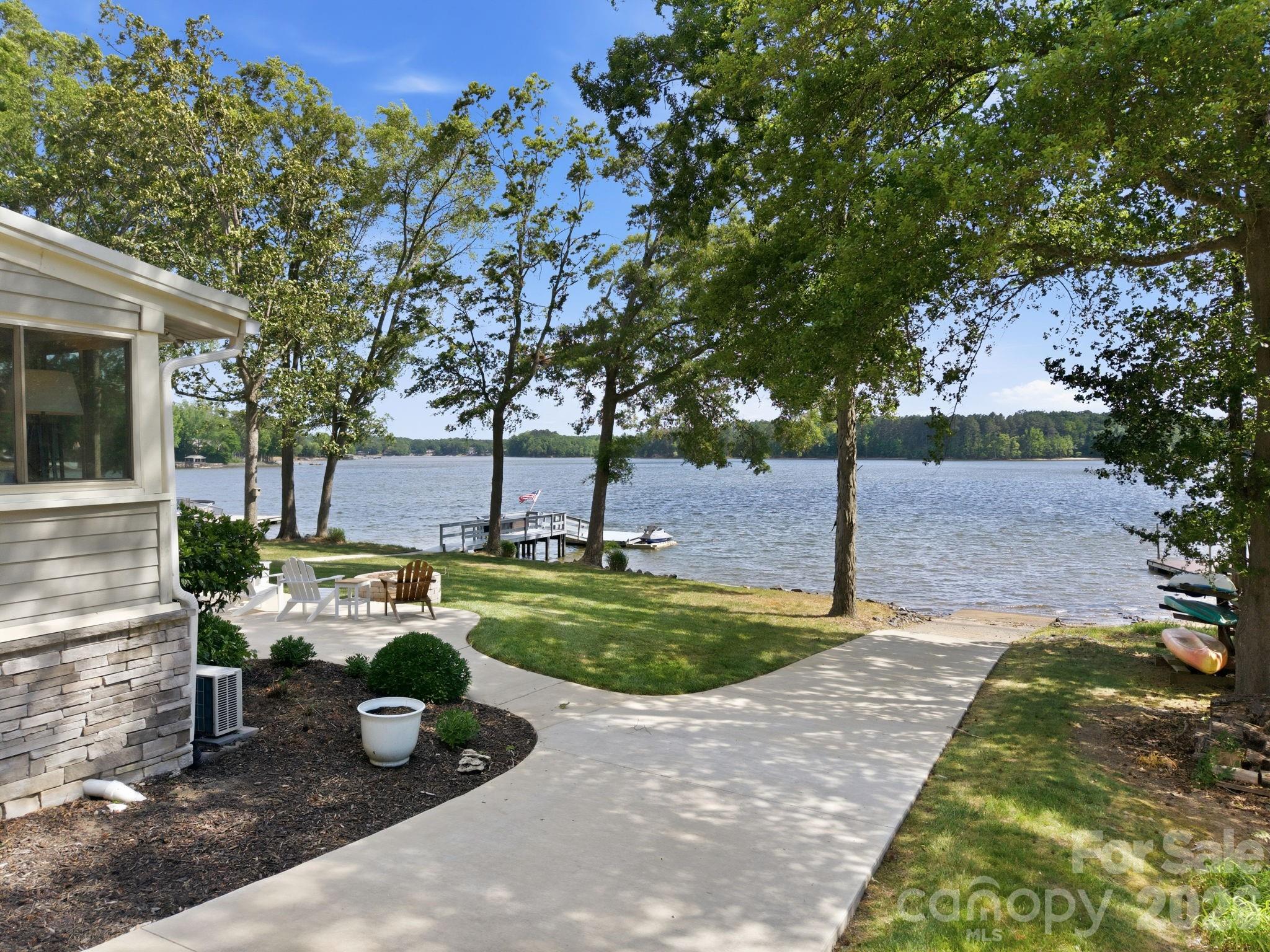 450 Mainsail Road — Salisbury