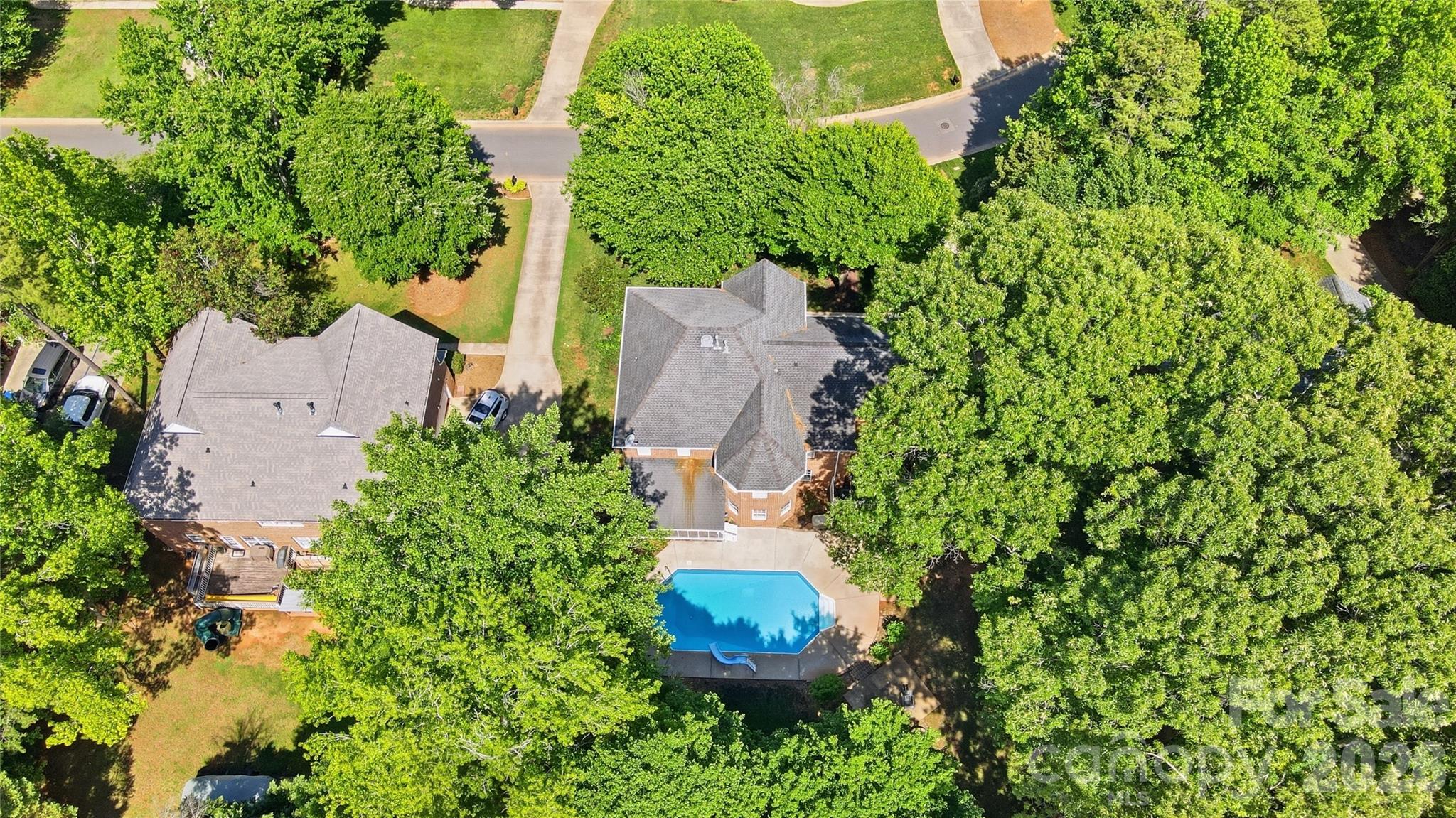 7126 Weddington Brook Drive — Matthews