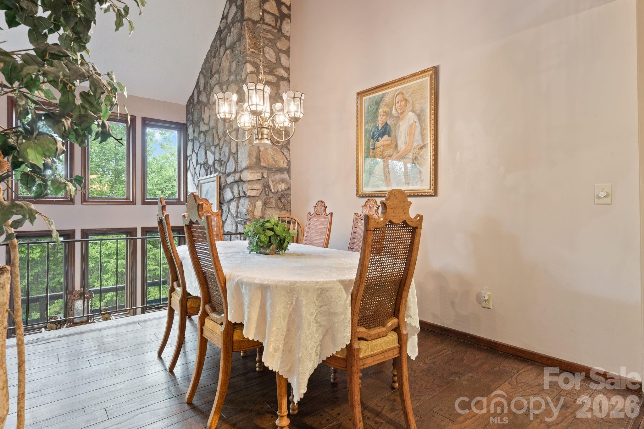 415 Reel Hollow Road — Marion