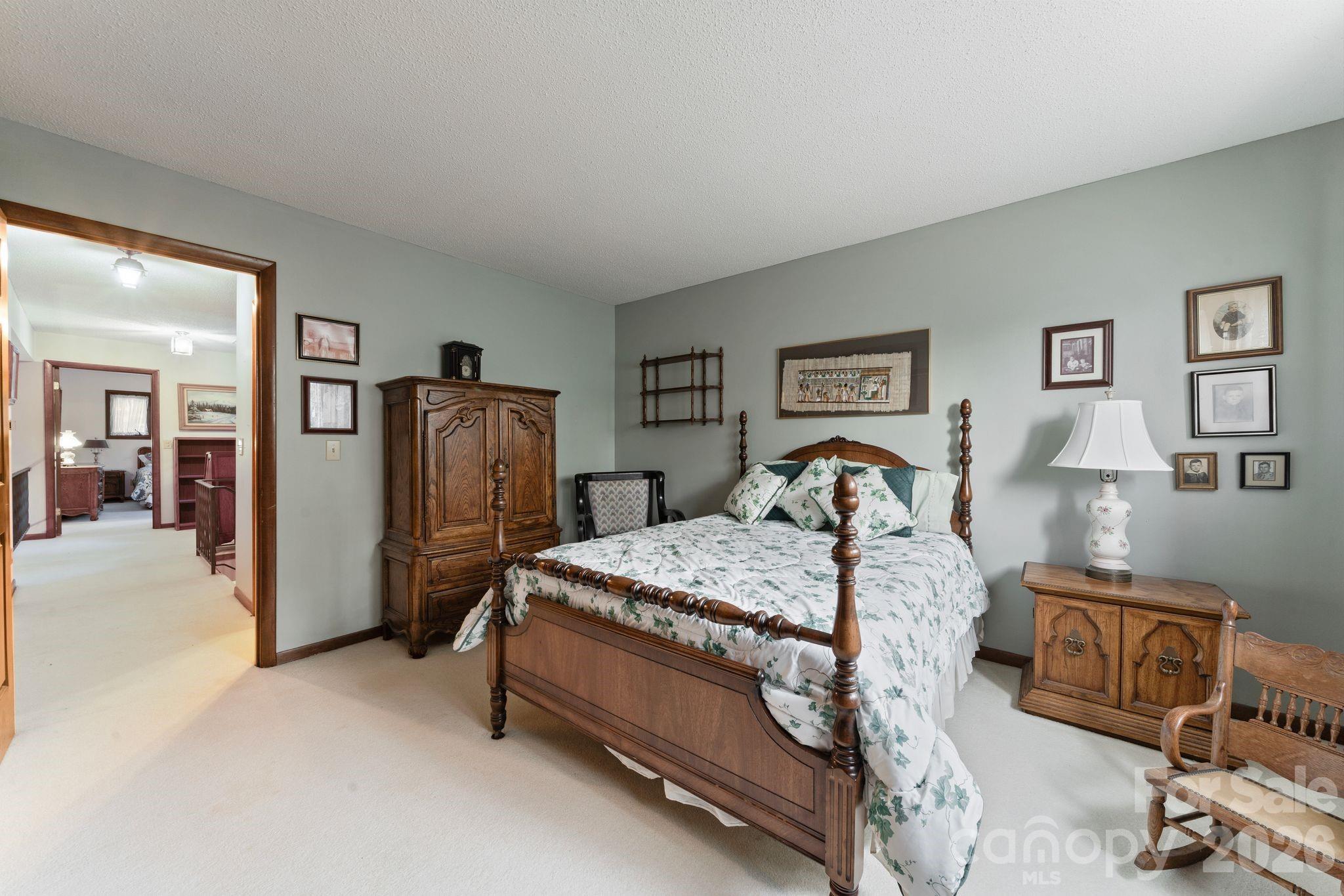 415 Reel Hollow Road — Marion