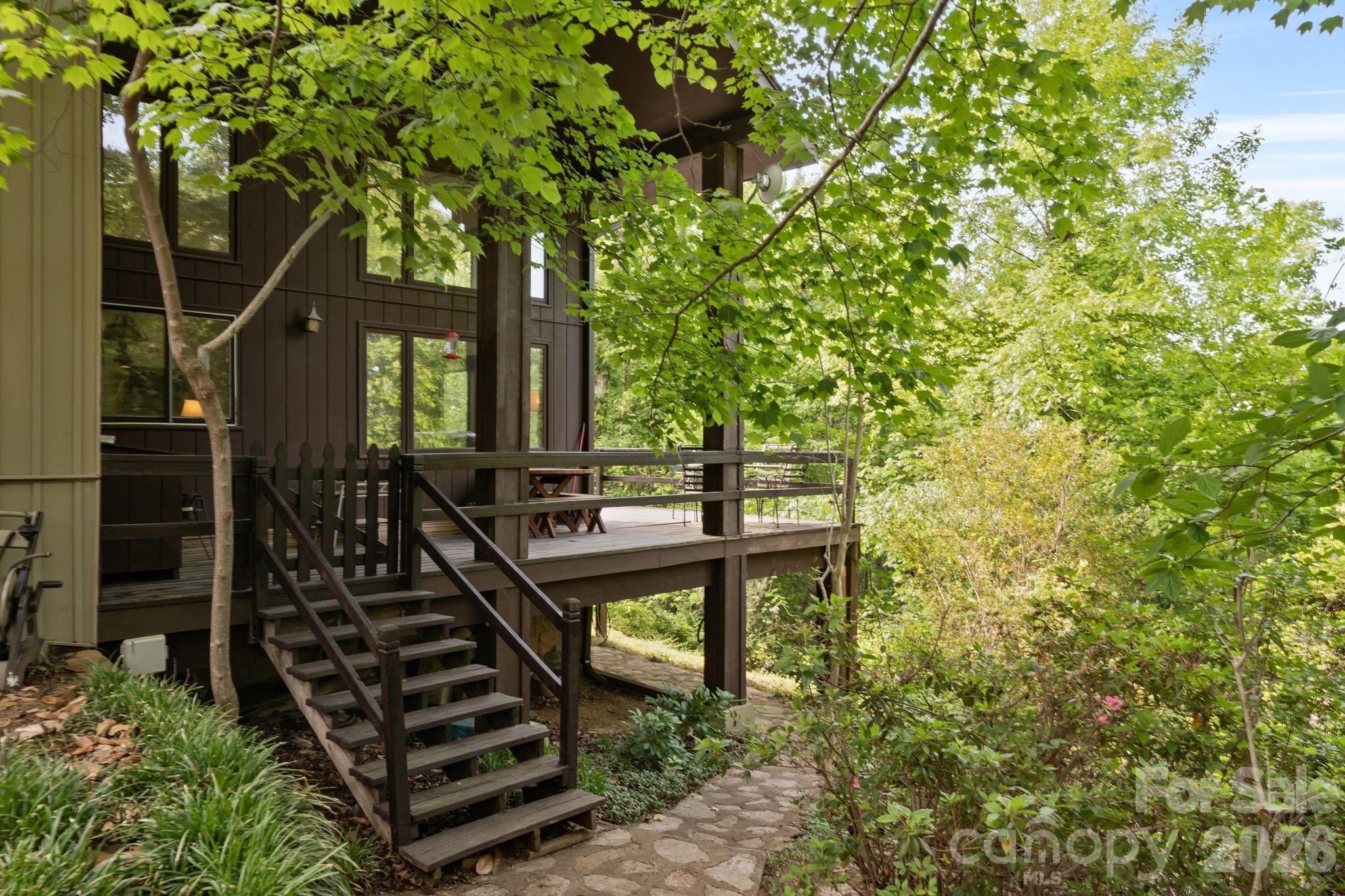 415 Reel Hollow Road — Marion