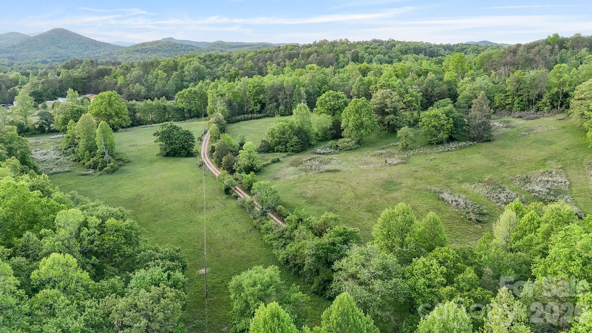 415 Reel Hollow Road — Marion