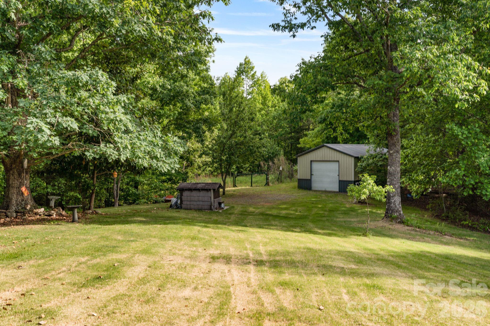 415 Reel Hollow Road — Marion