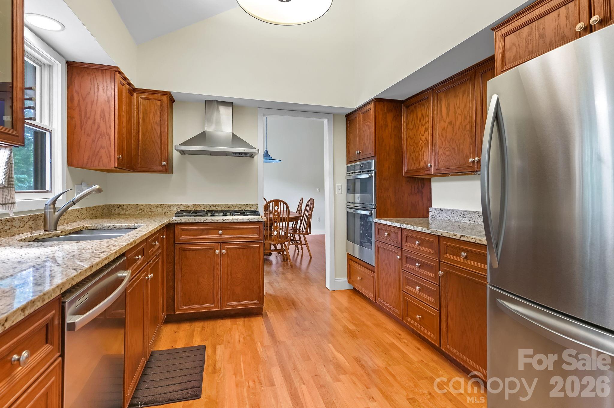 22 Robinhood Road — Asheville