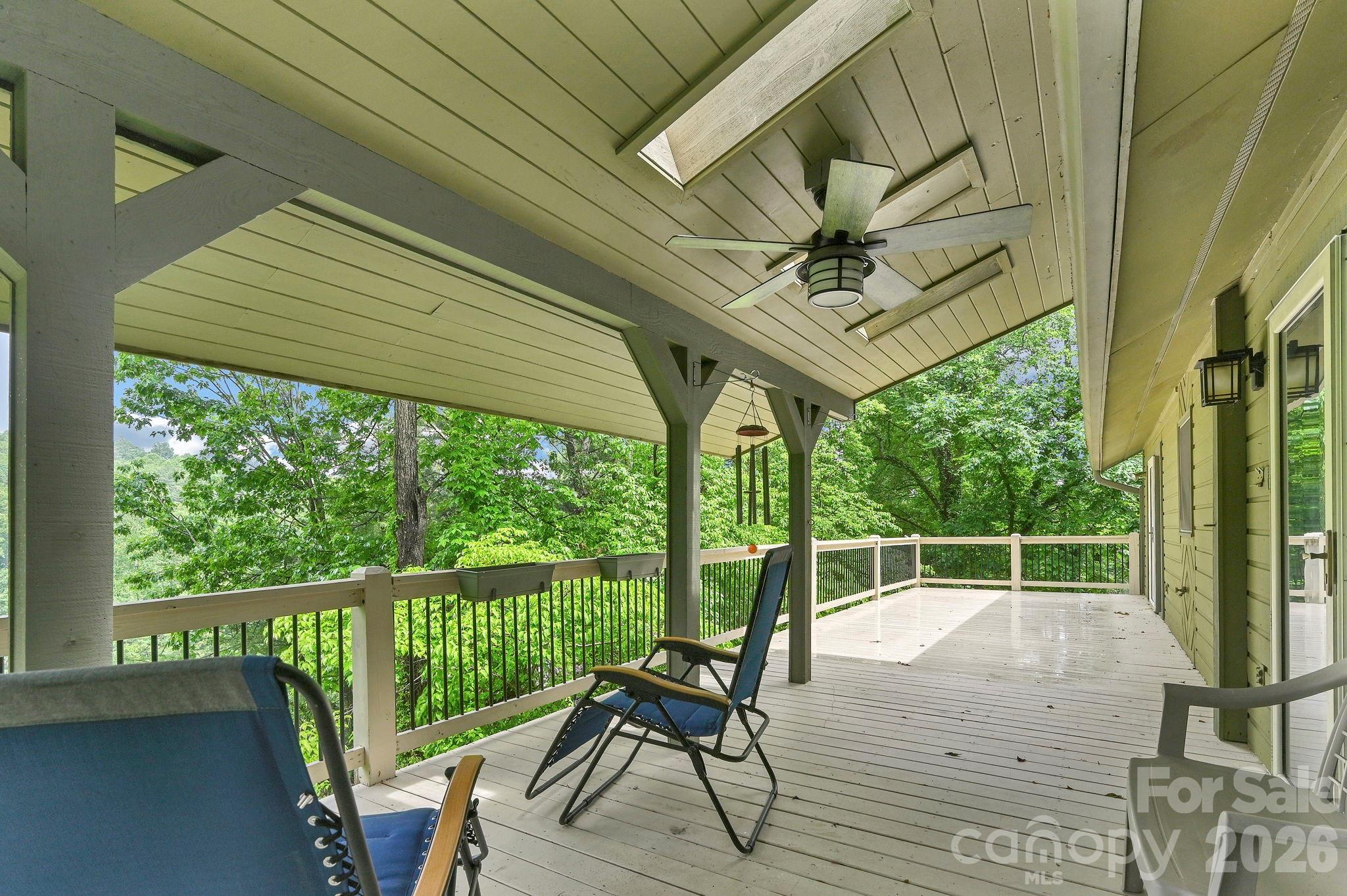 22 Robinhood Road — Asheville