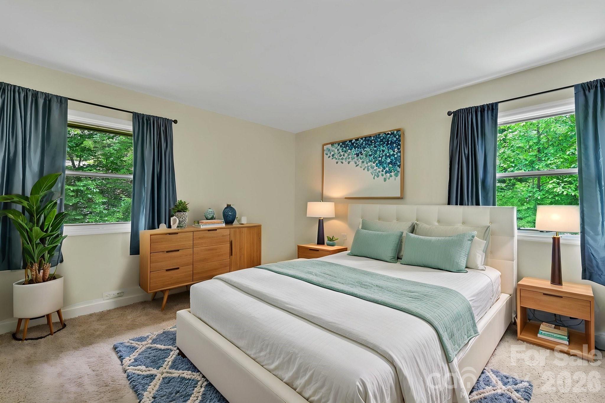 22 Robinhood Road — Asheville