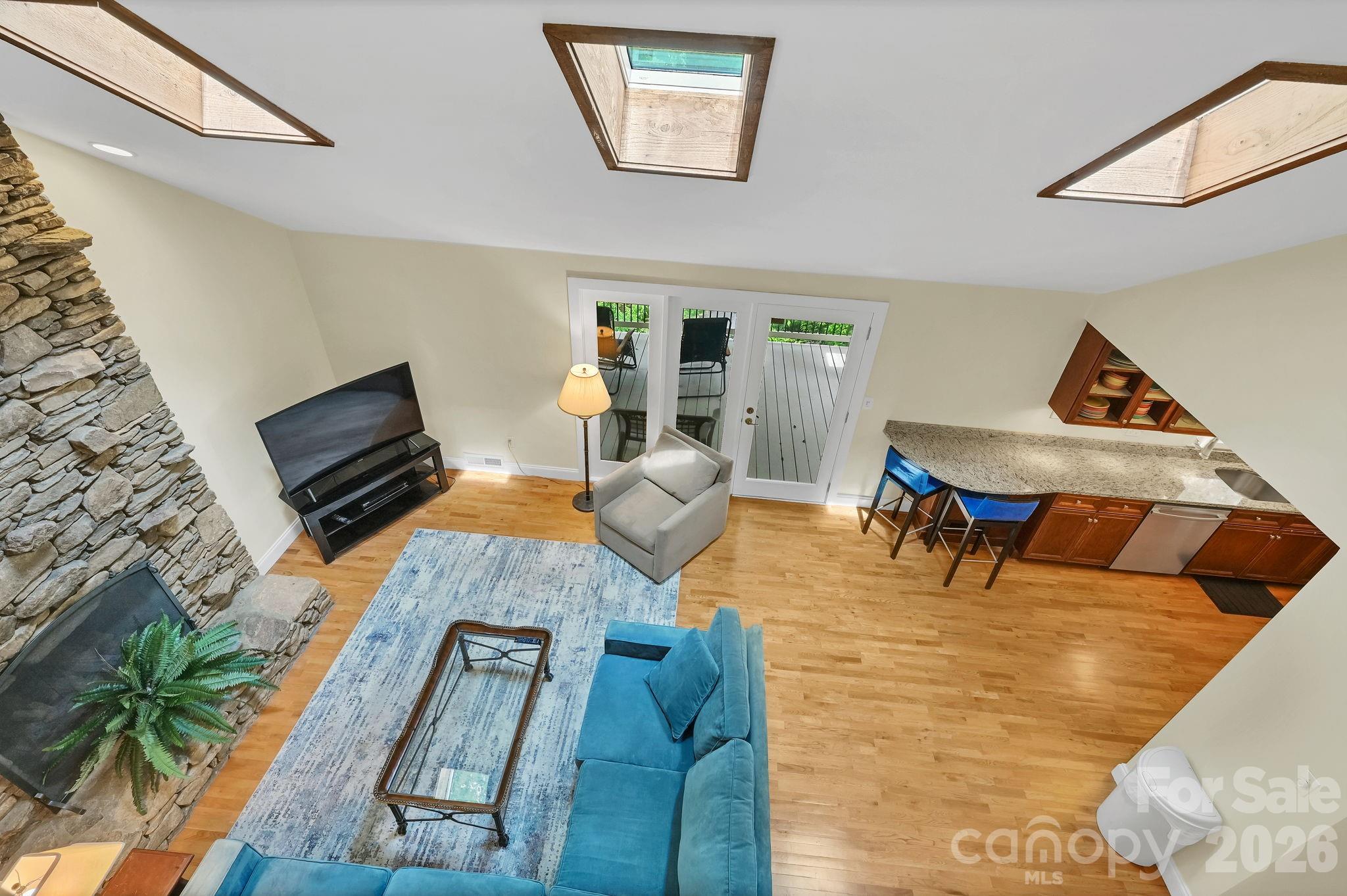 22 Robinhood Road — Asheville