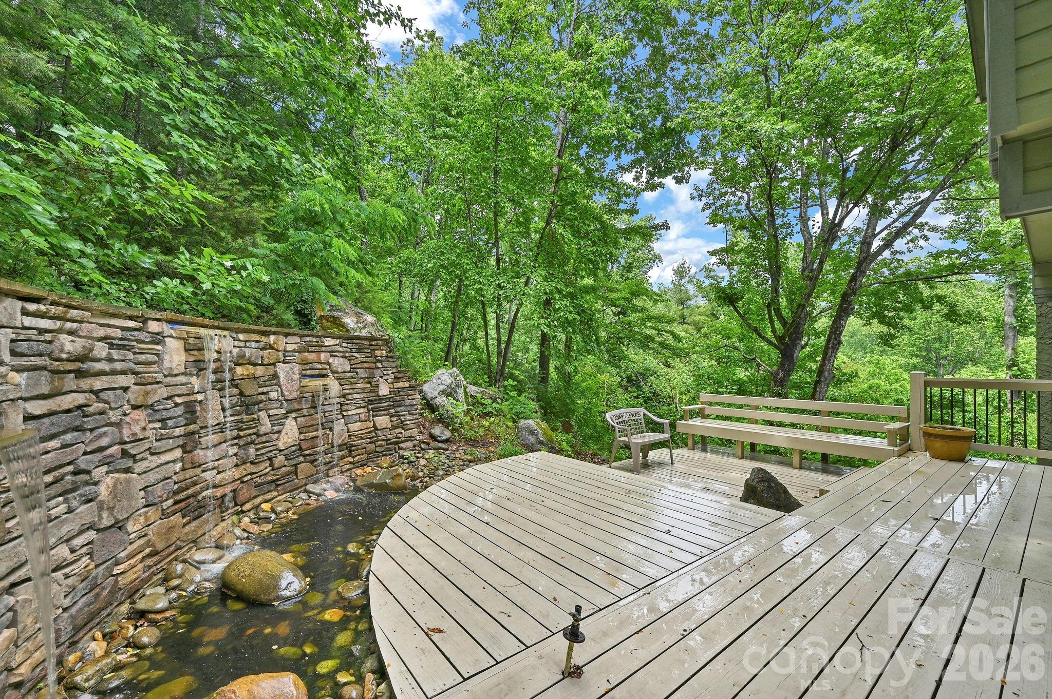 22 Robinhood Road — Asheville
