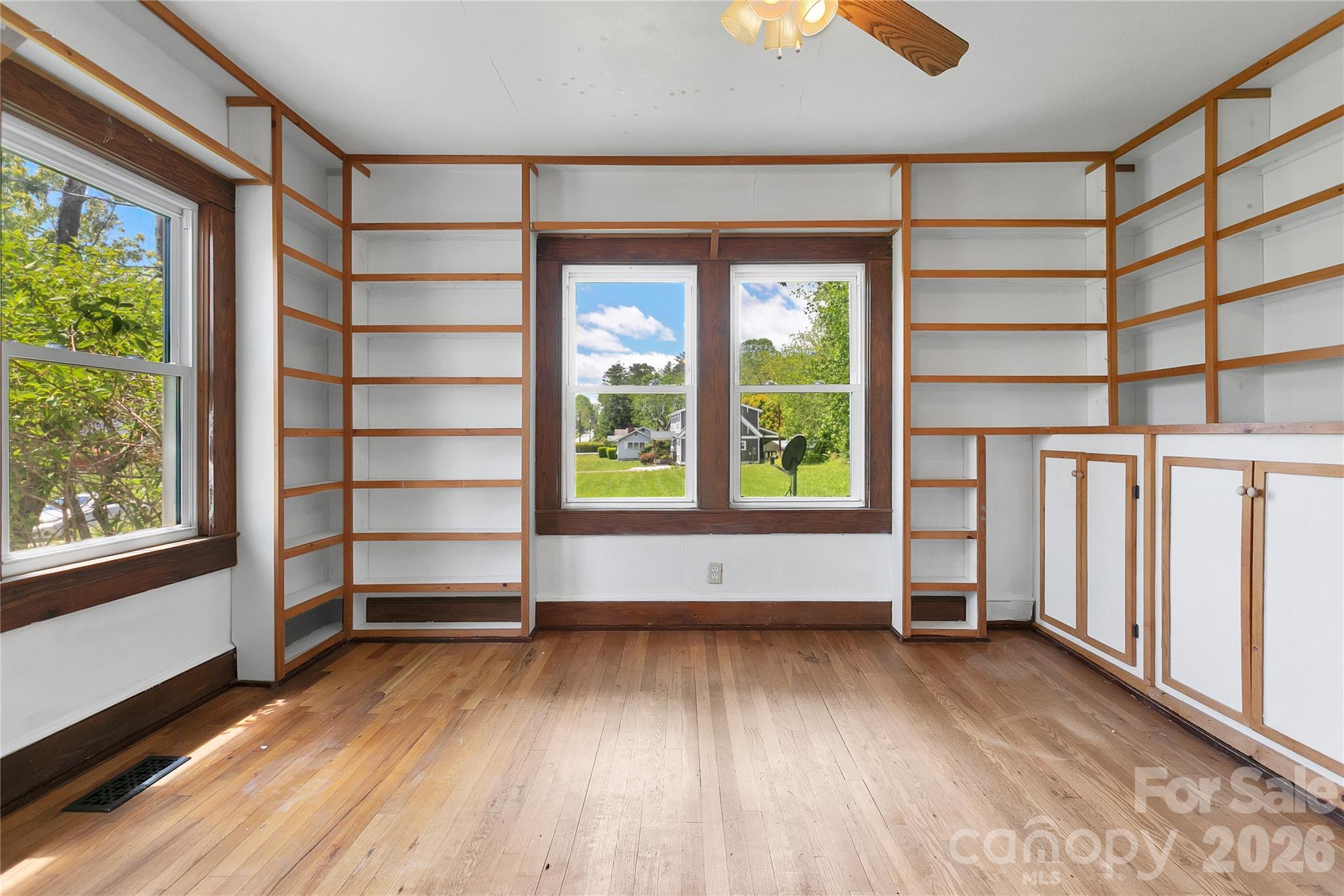 587 Old Hendersonville Highway — Brevard