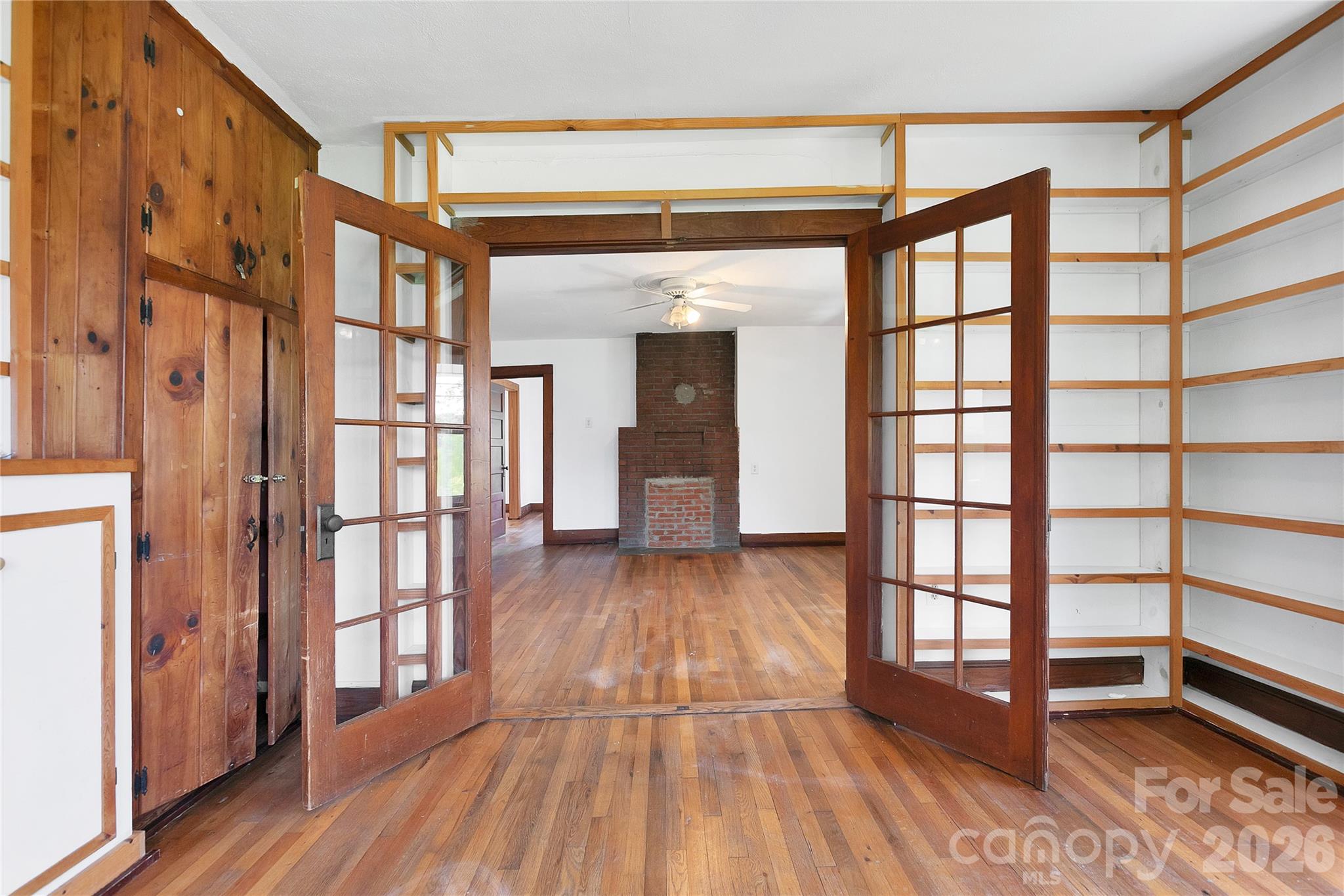 587 Old Hendersonville Highway — Brevard