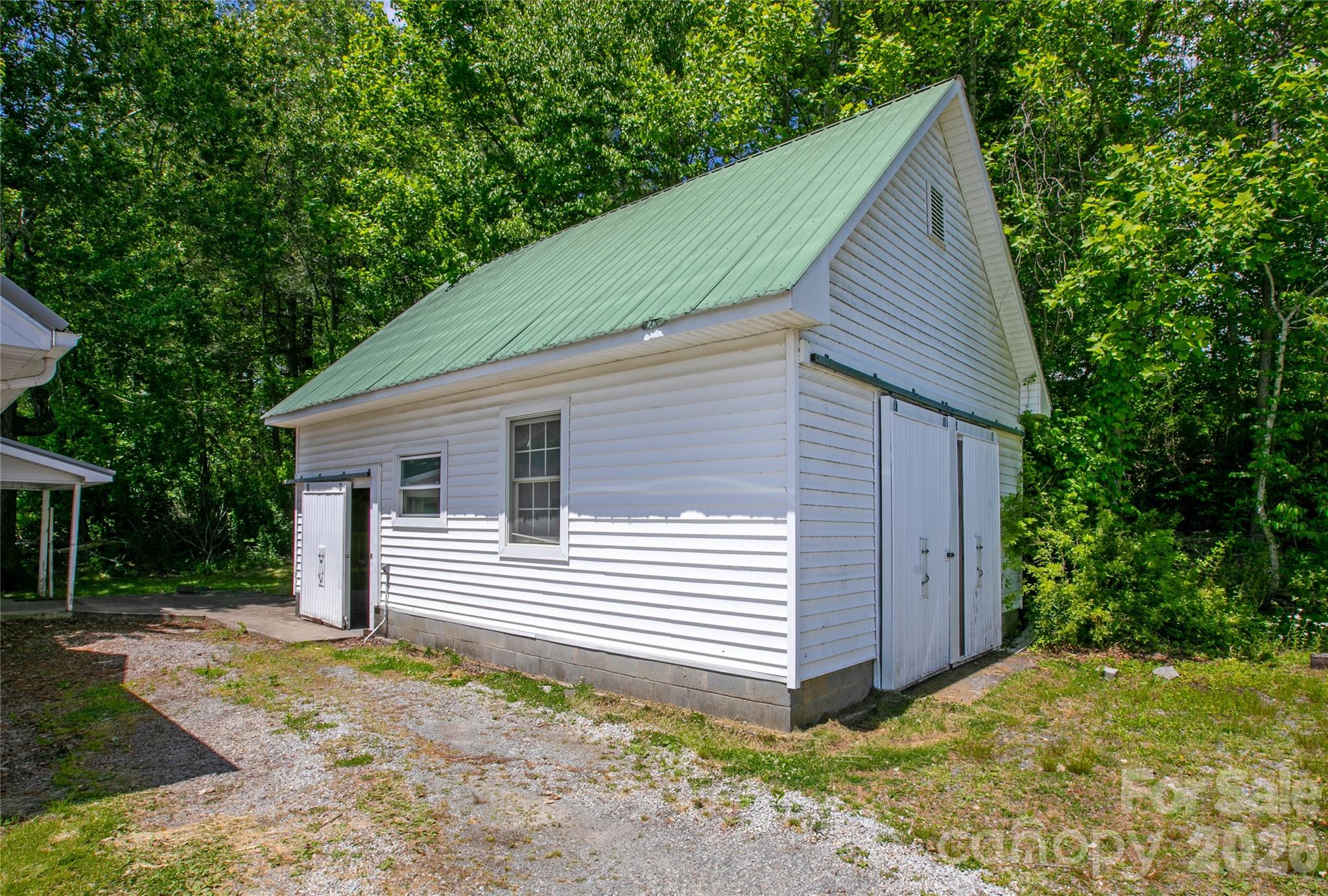 587 Old Hendersonville Highway — Brevard