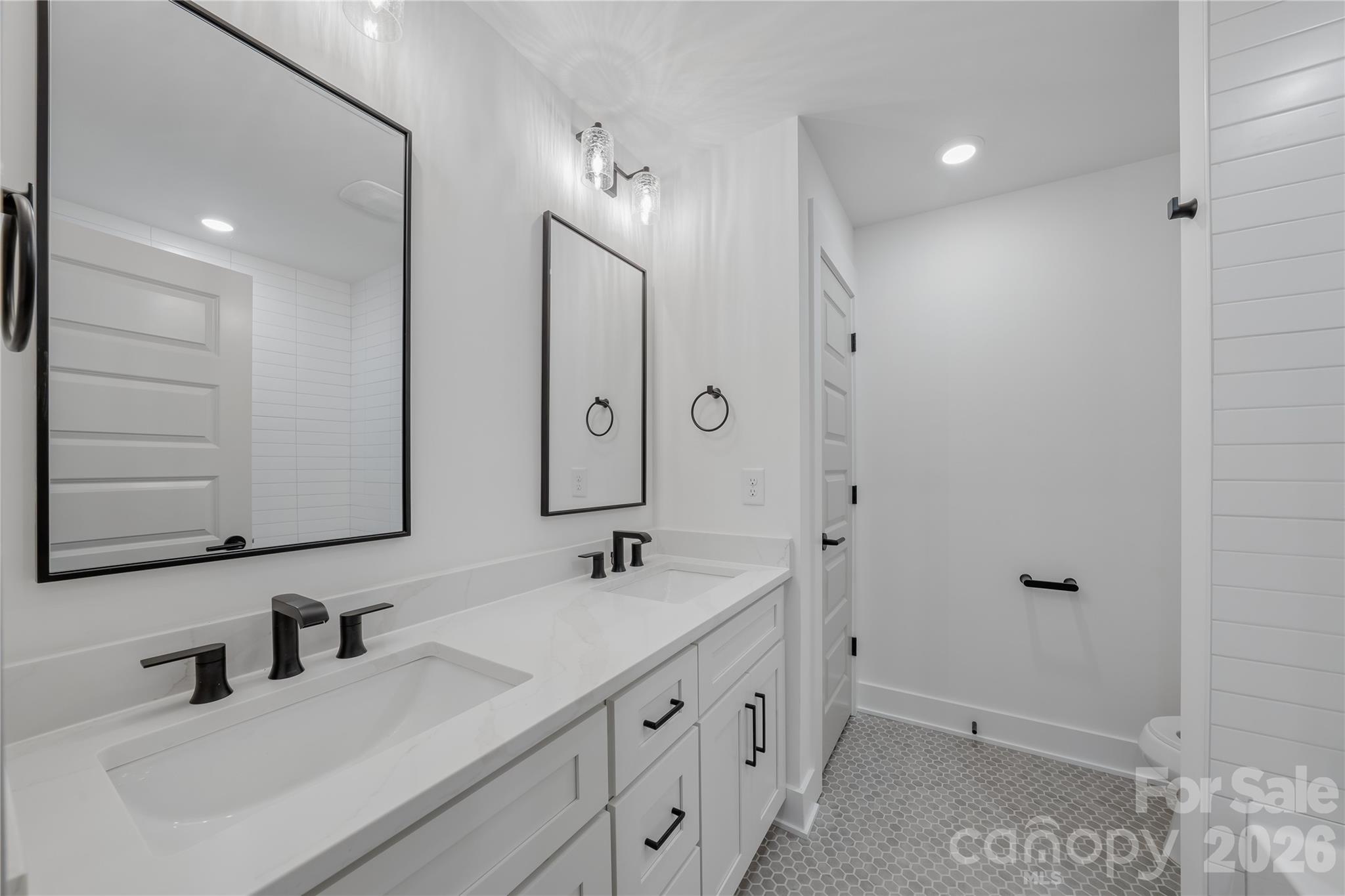 2812 Phillips Avenue — Charlotte