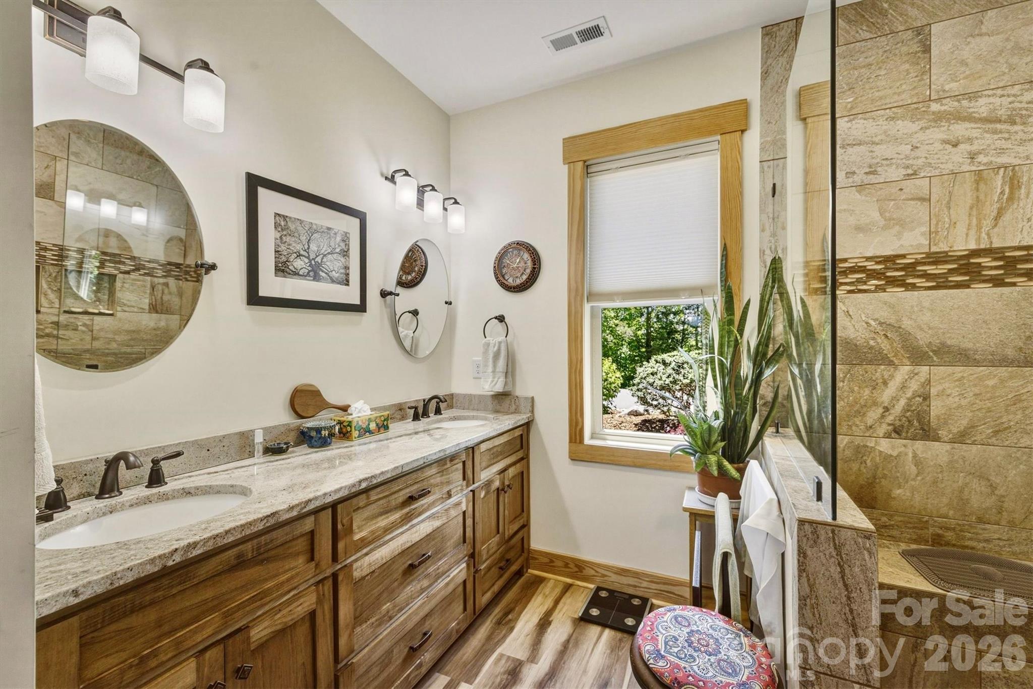 5564 Table View Lane — Lenoir