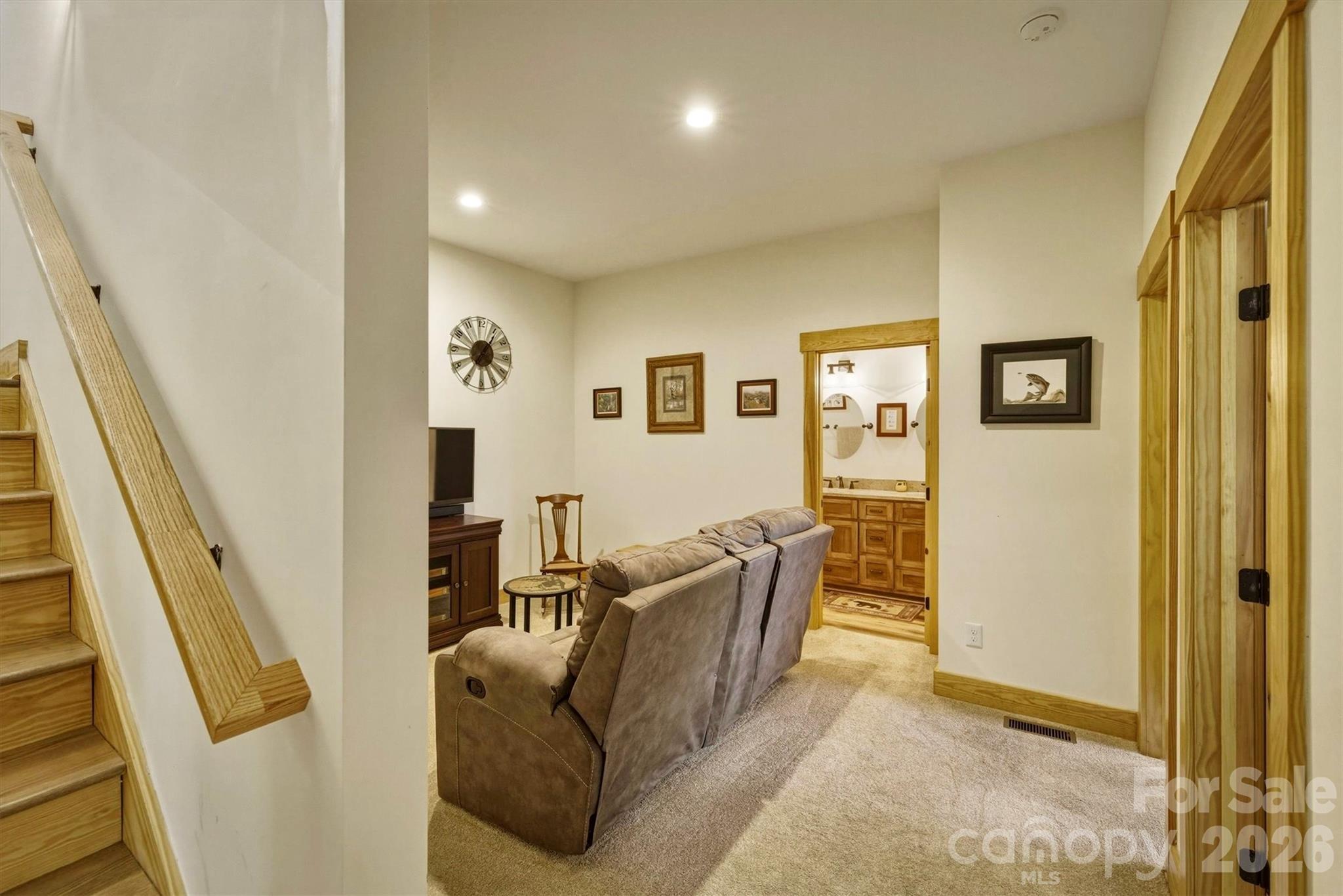 5564 Table View Lane — Lenoir