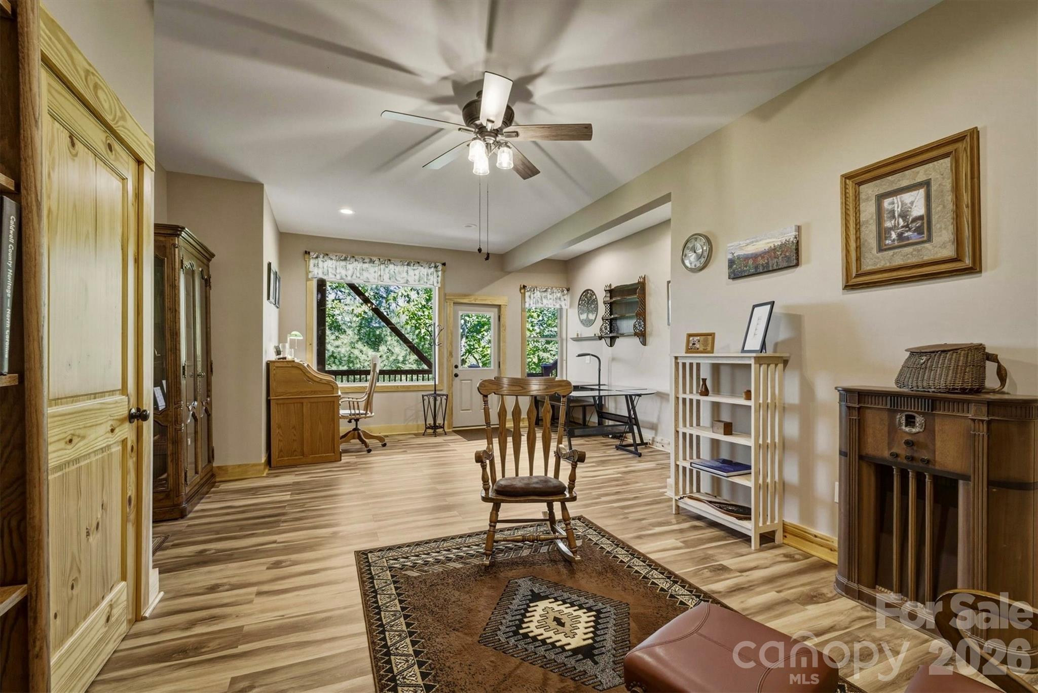5564 Table View Lane — Lenoir
