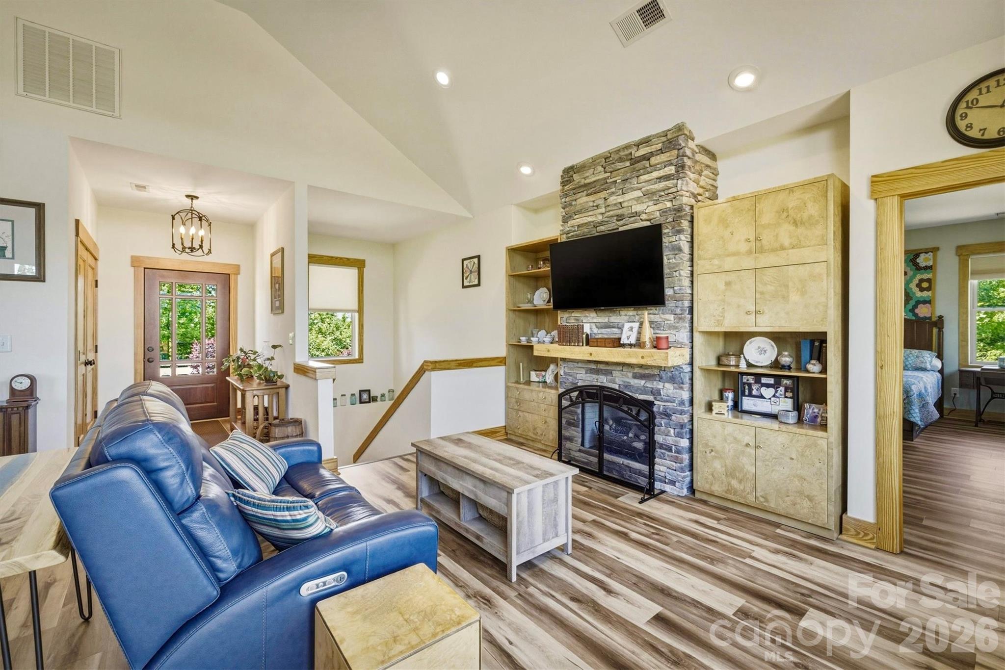 5564 Table View Lane — Lenoir