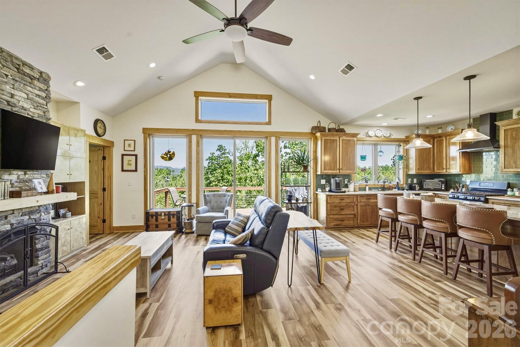 5564 Table View Lane — Lenoir